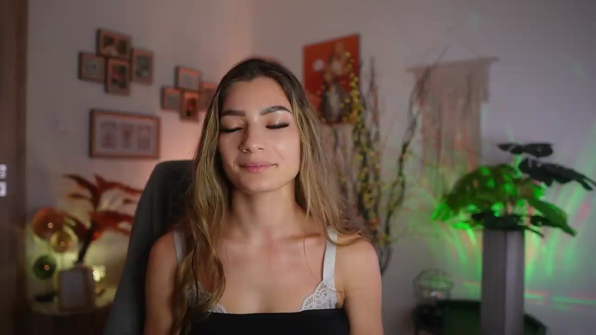 Gallery image thumbnail from Anna_Brie's myfreecams stream on, 09/13/2026, 14:50 image 12 of 20