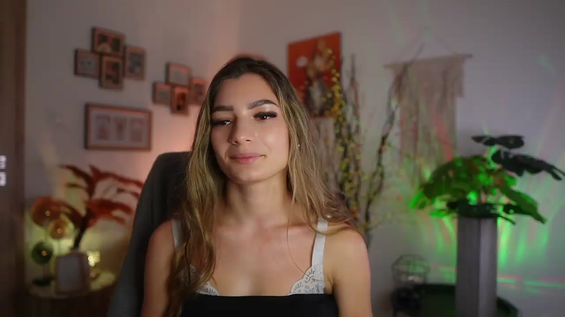 Gallery image thumbnail from Anna_Brie's myfreecams stream on, 09/13/2026, 14:50 image 13 of 20