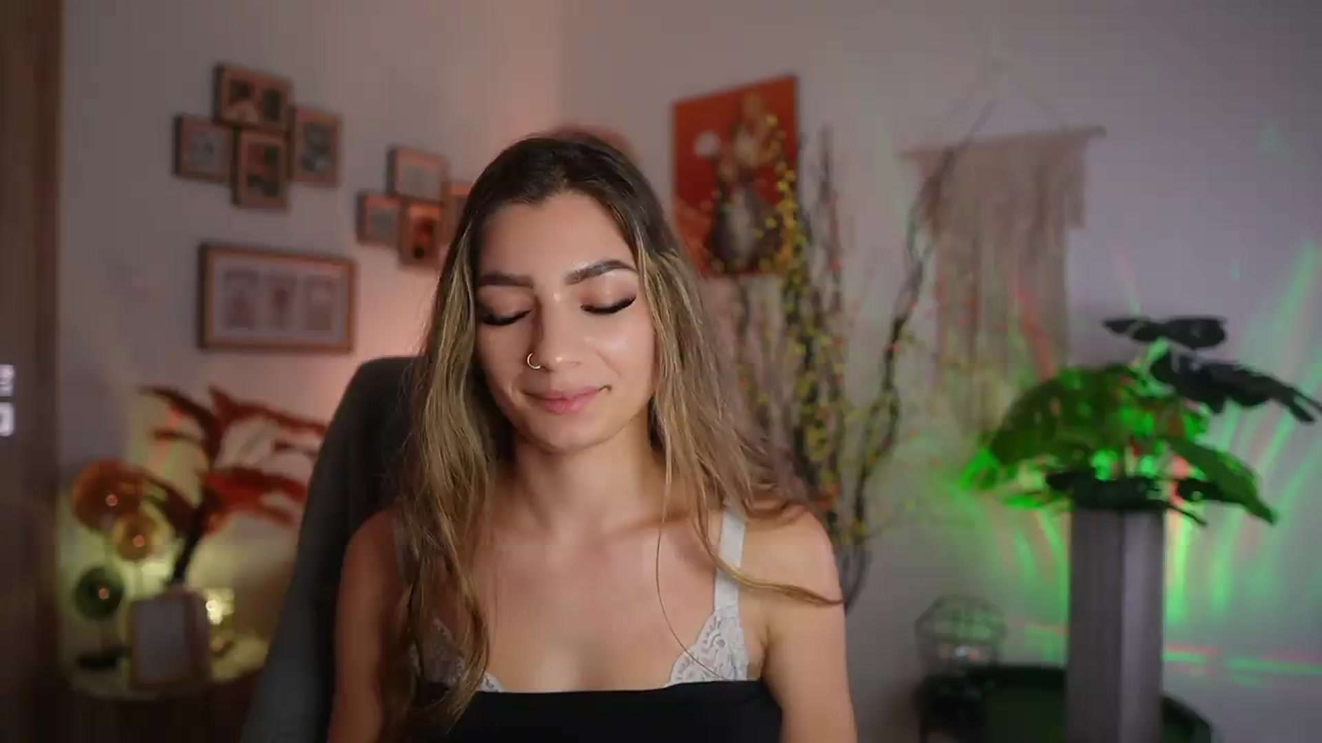 Gallery image thumbnail from Anna_Brie's myfreecams stream on, 09/13/2026, 14:50 image 19 of 20