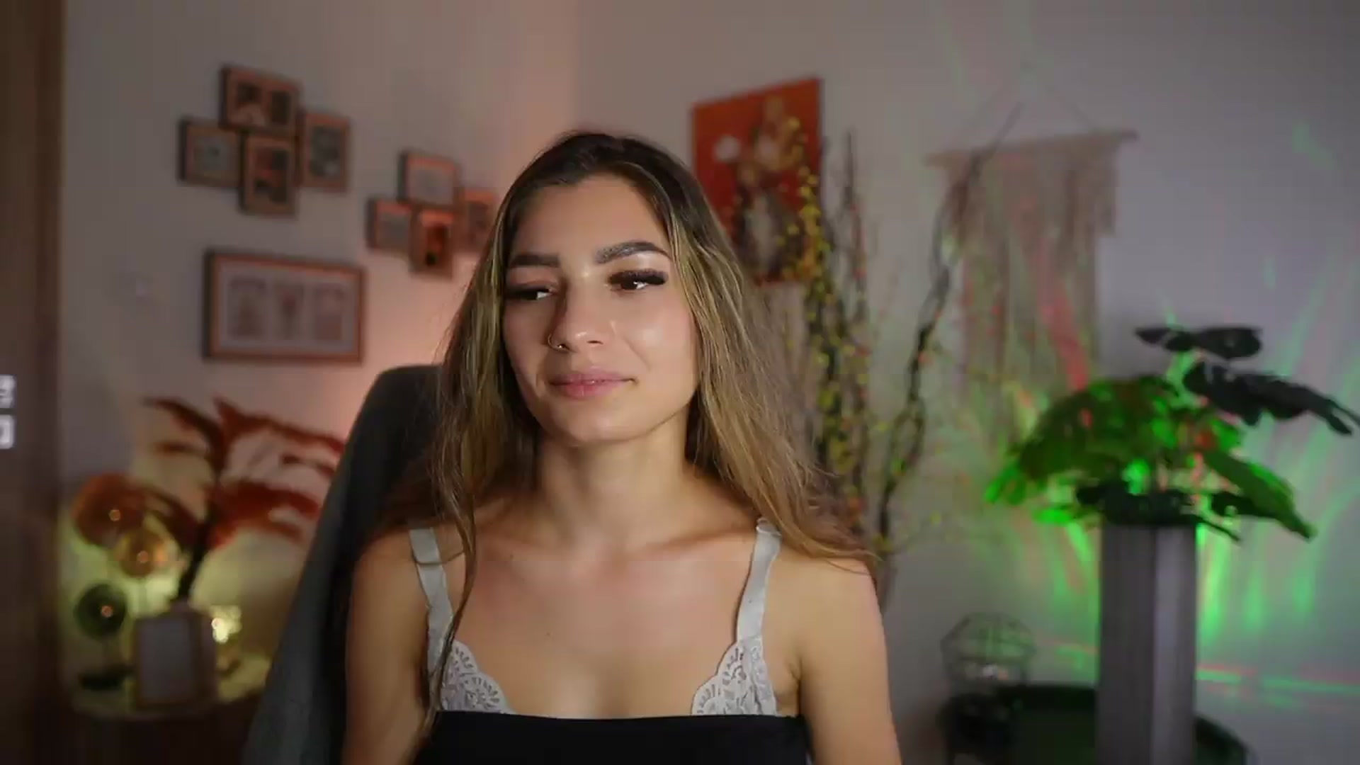 Gallery image thumbnail from Anna_Brie's myfreecams stream on, 09/13/2026, 14:50 image 9 of 20