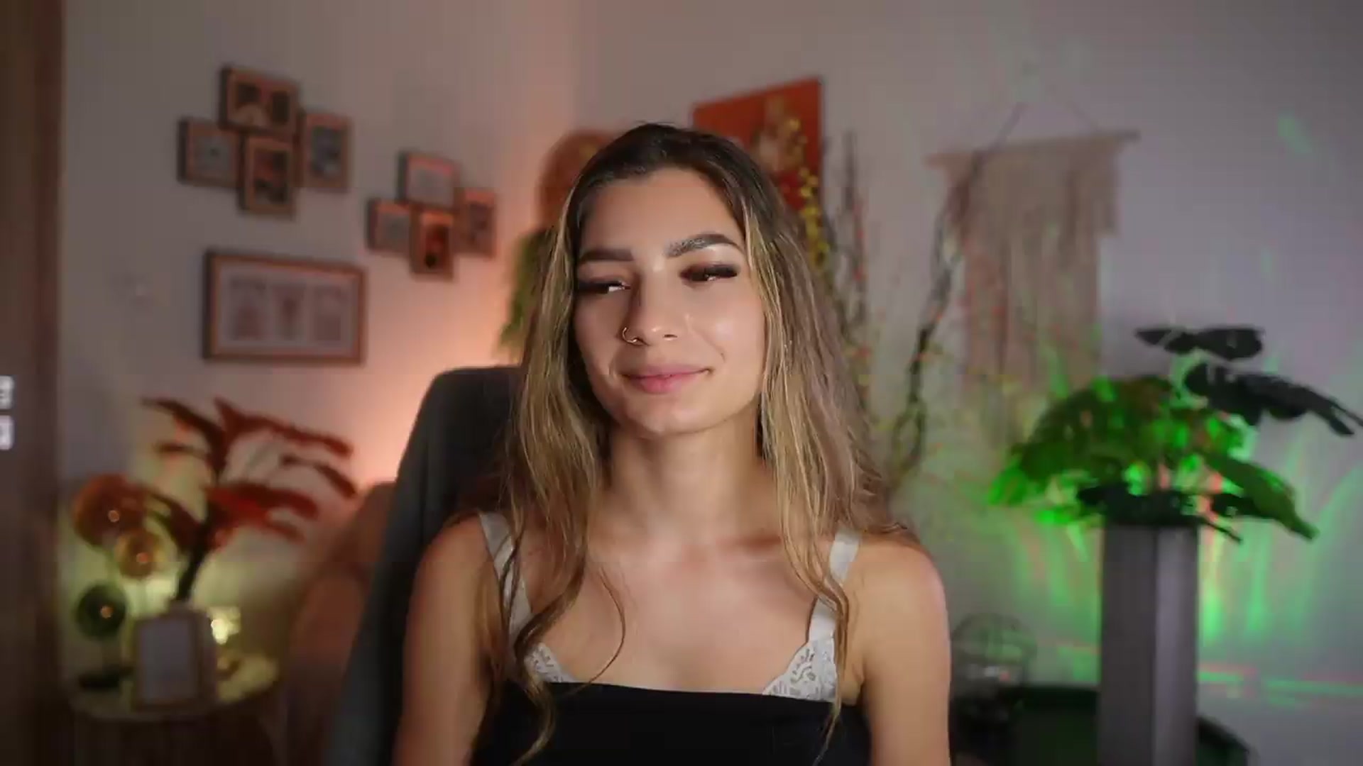 Gallery image thumbnail from Anna_Brie's myfreecams stream on, 09/13/2026, 16:39 image 6 of 20