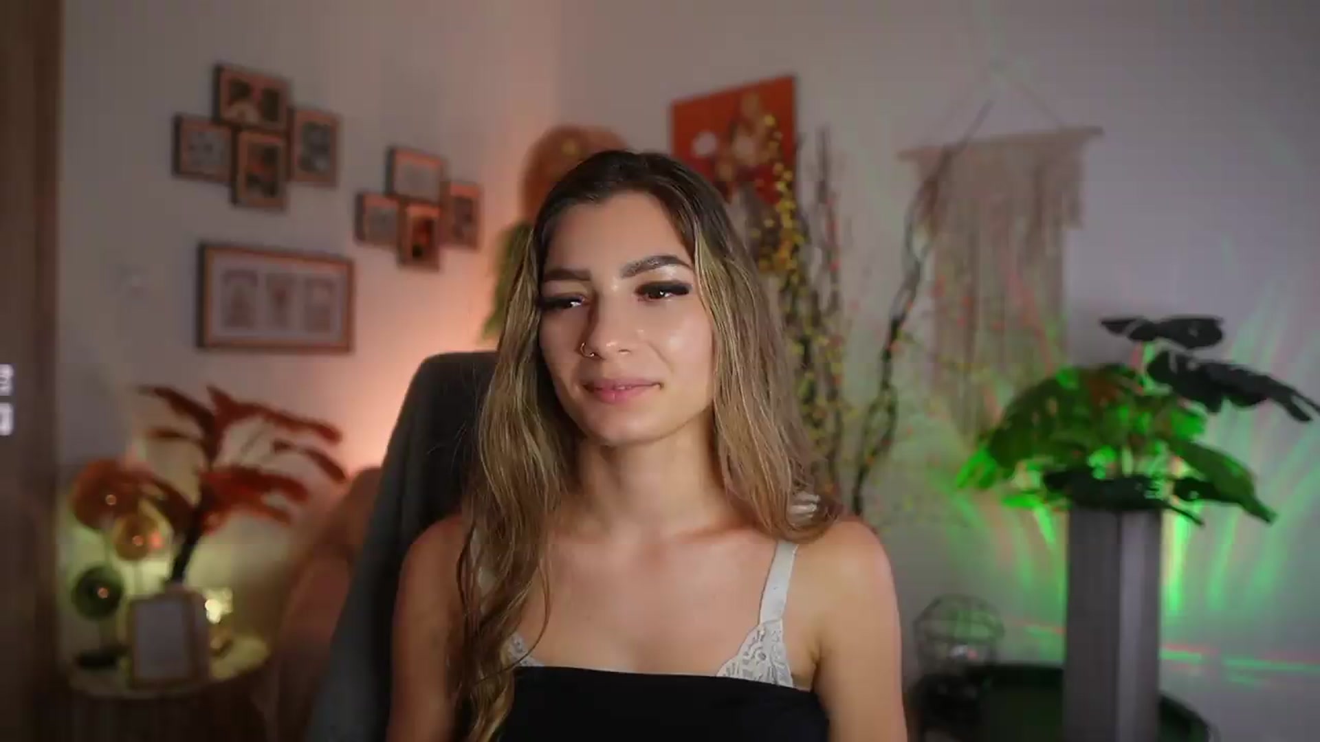 Gallery image thumbnail from Anna_Brie's myfreecams stream on, 09/13/2026, 16:39 image 3 of 20