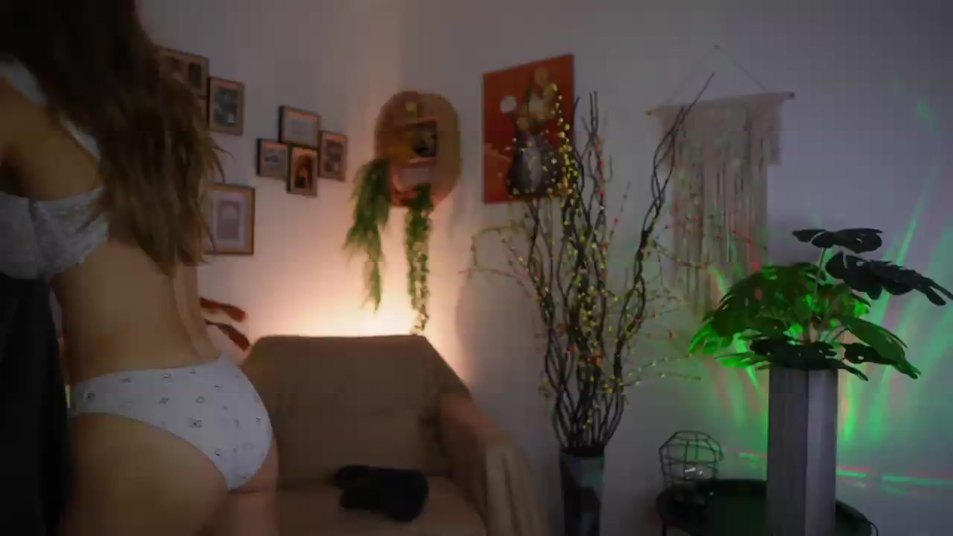 Gallery image thumbnail from Anna_Brie's myfreecams stream on, 09/13/2026, 17:53 image 16 of 20