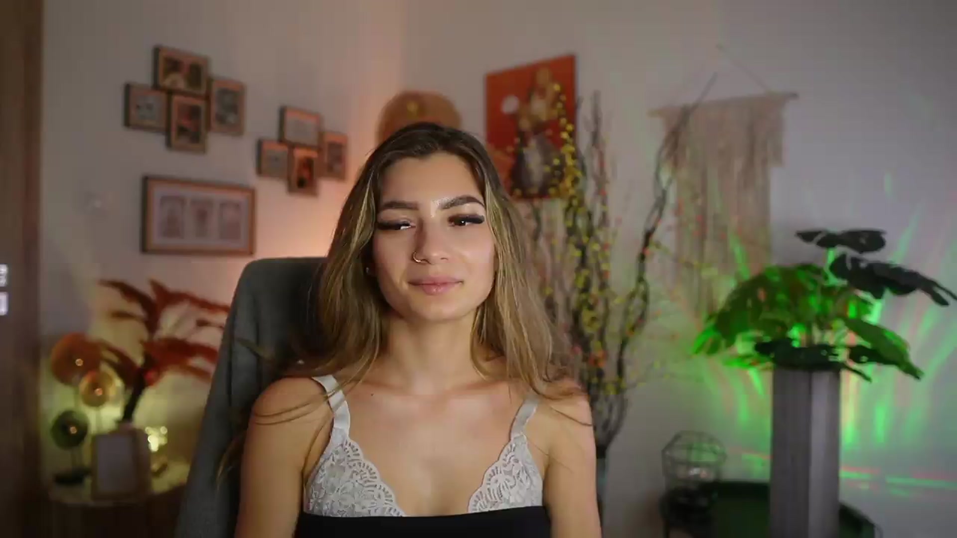 Gallery image thumbnail from Anna_Brie's myfreecams stream on, 09/13/2026, 17:53 image 8 of 20