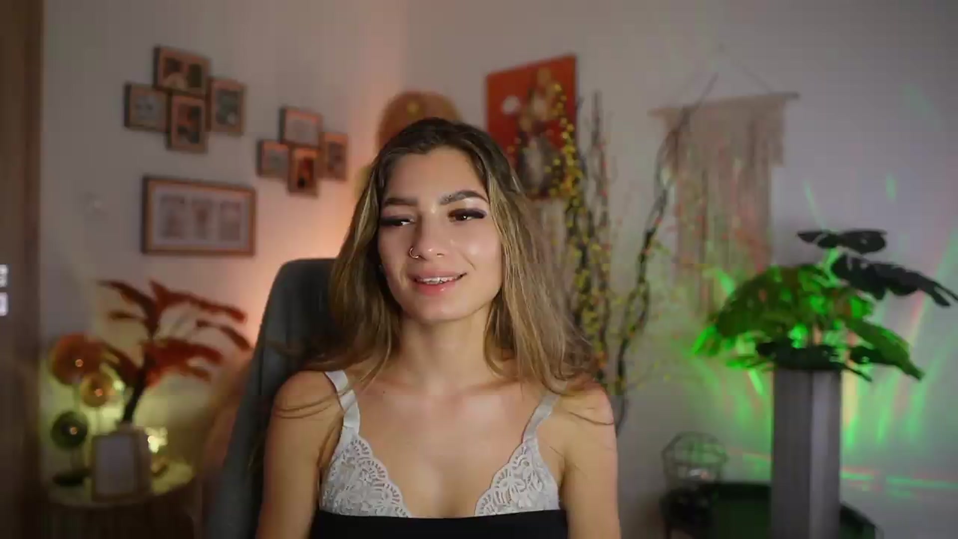 Gallery image thumbnail from Anna_Brie's myfreecams stream on, 09/13/2026, 17:53 image 2 of 20