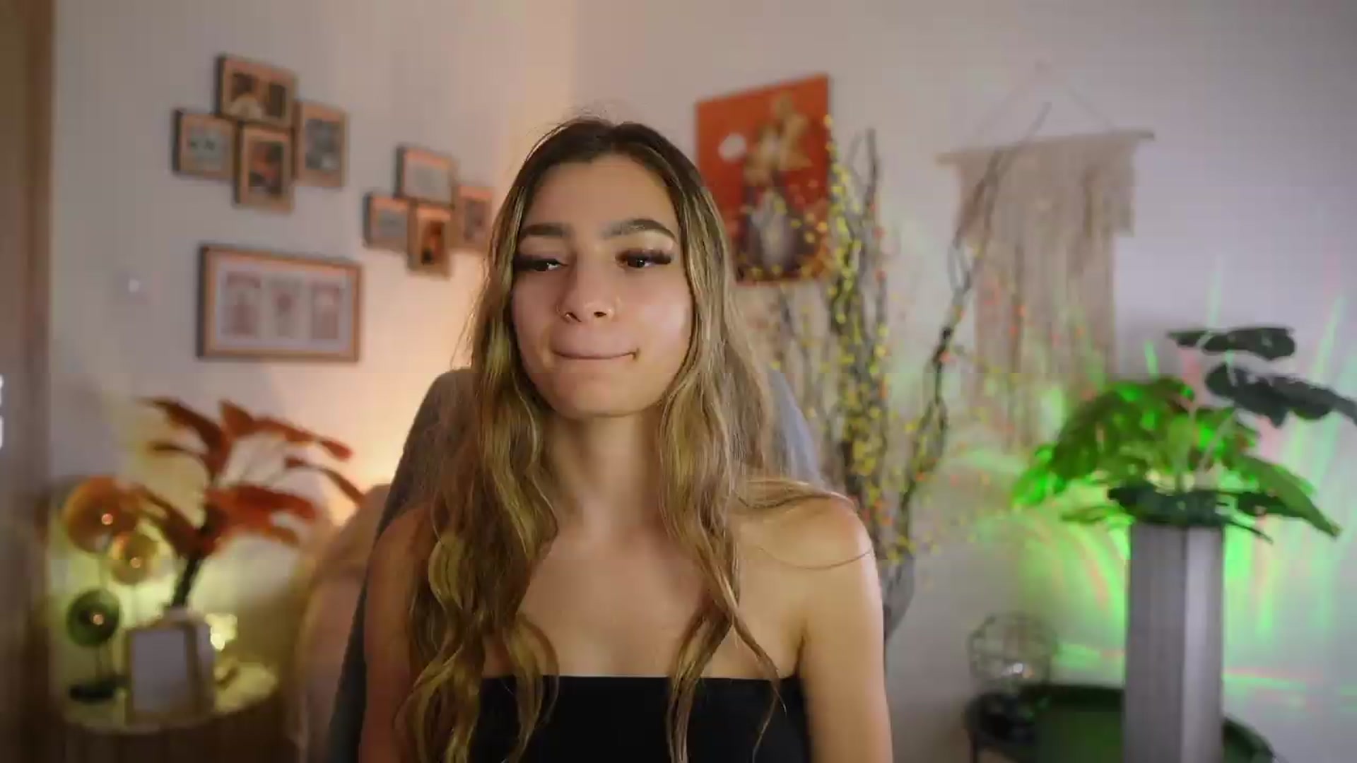 Gallery image thumbnail from Anna_Brie's myfreecams stream on, 09/16/2026, 18:05 image 16 of 20