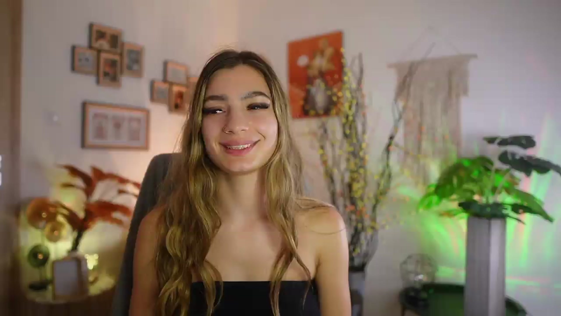 Gallery image thumbnail from Anna_Brie's myfreecams stream on, 09/16/2026, 18:05 image 18 of 20