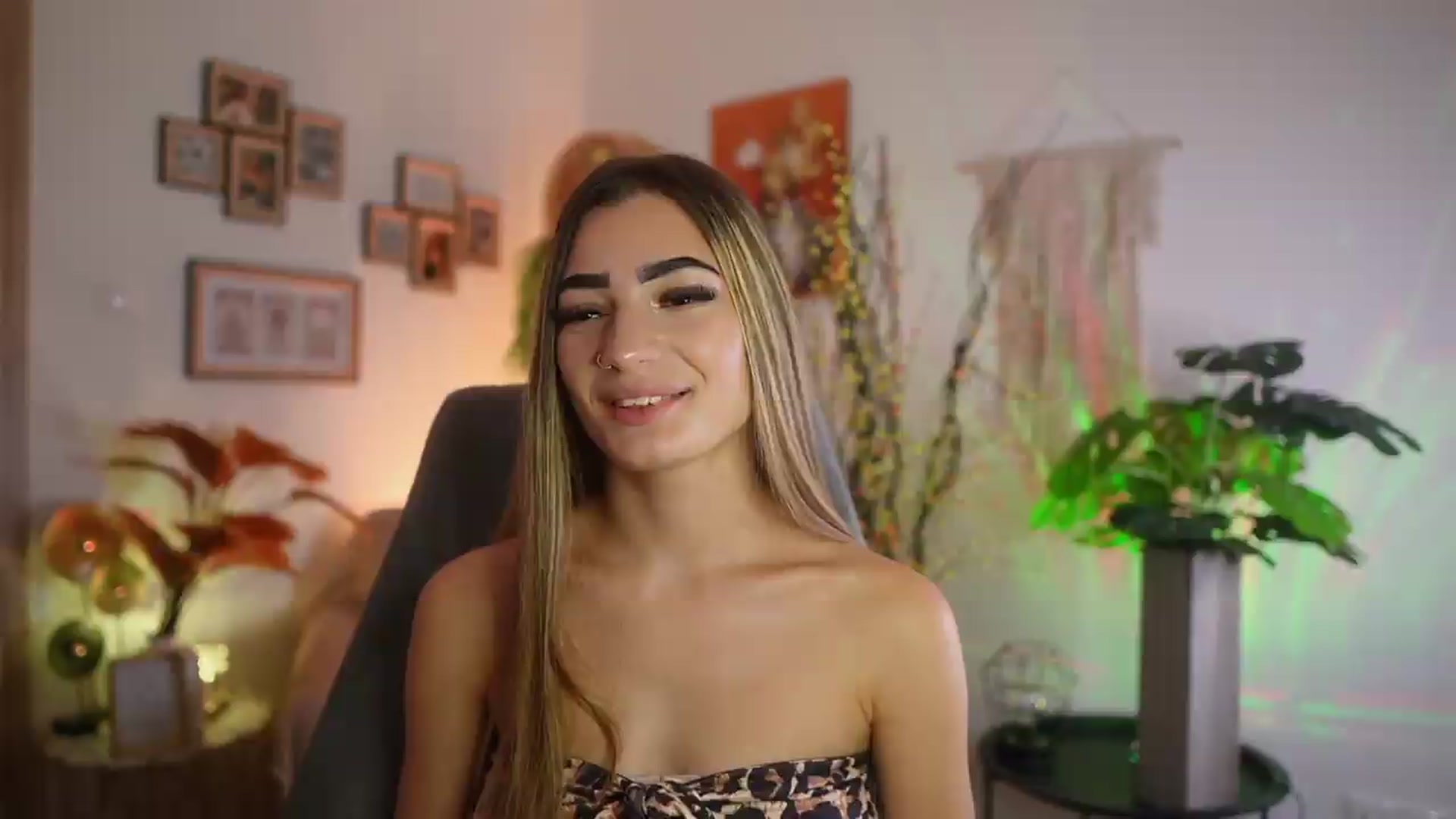 Gallery image thumbnail from Anna_Brie's myfreecams stream on, 09/17/2026, 14:02 image 4 of 20