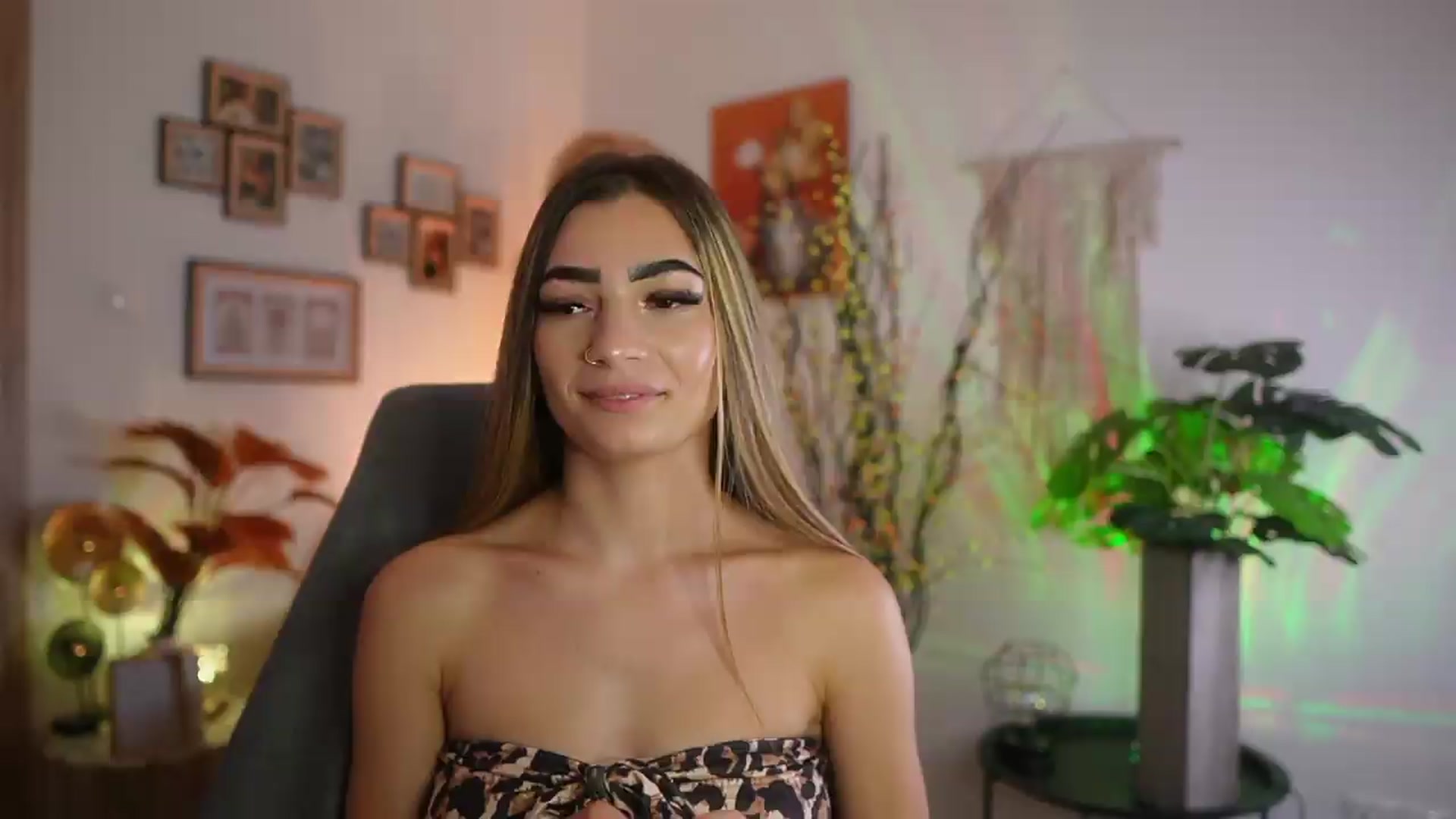 Gallery image thumbnail from Anna_Brie's myfreecams stream on, 09/17/2026, 14:02 image 20 of 20