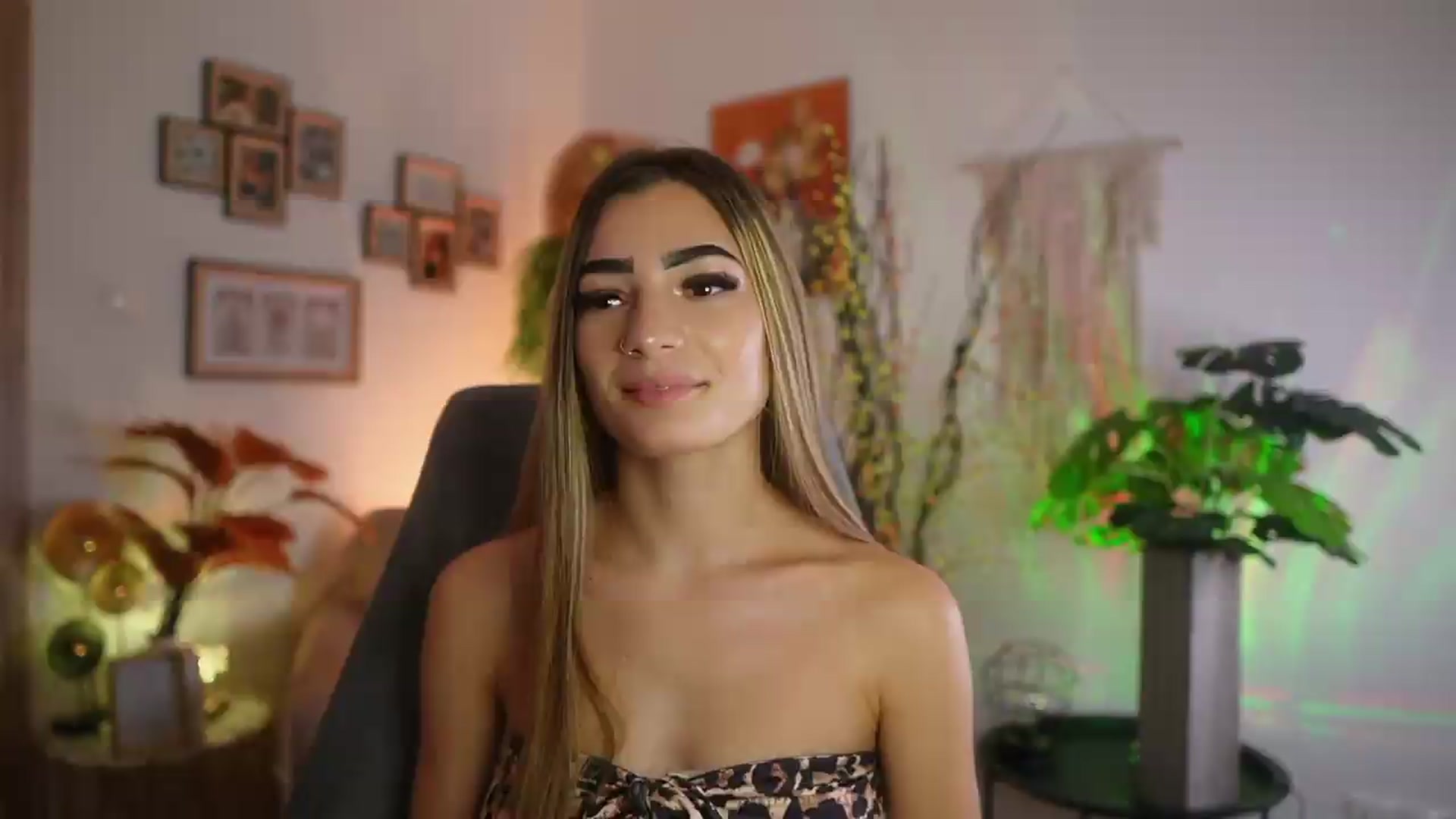 Gallery image thumbnail from Anna_Brie's myfreecams stream on, 09/17/2026, 14:02 image 1 of 20