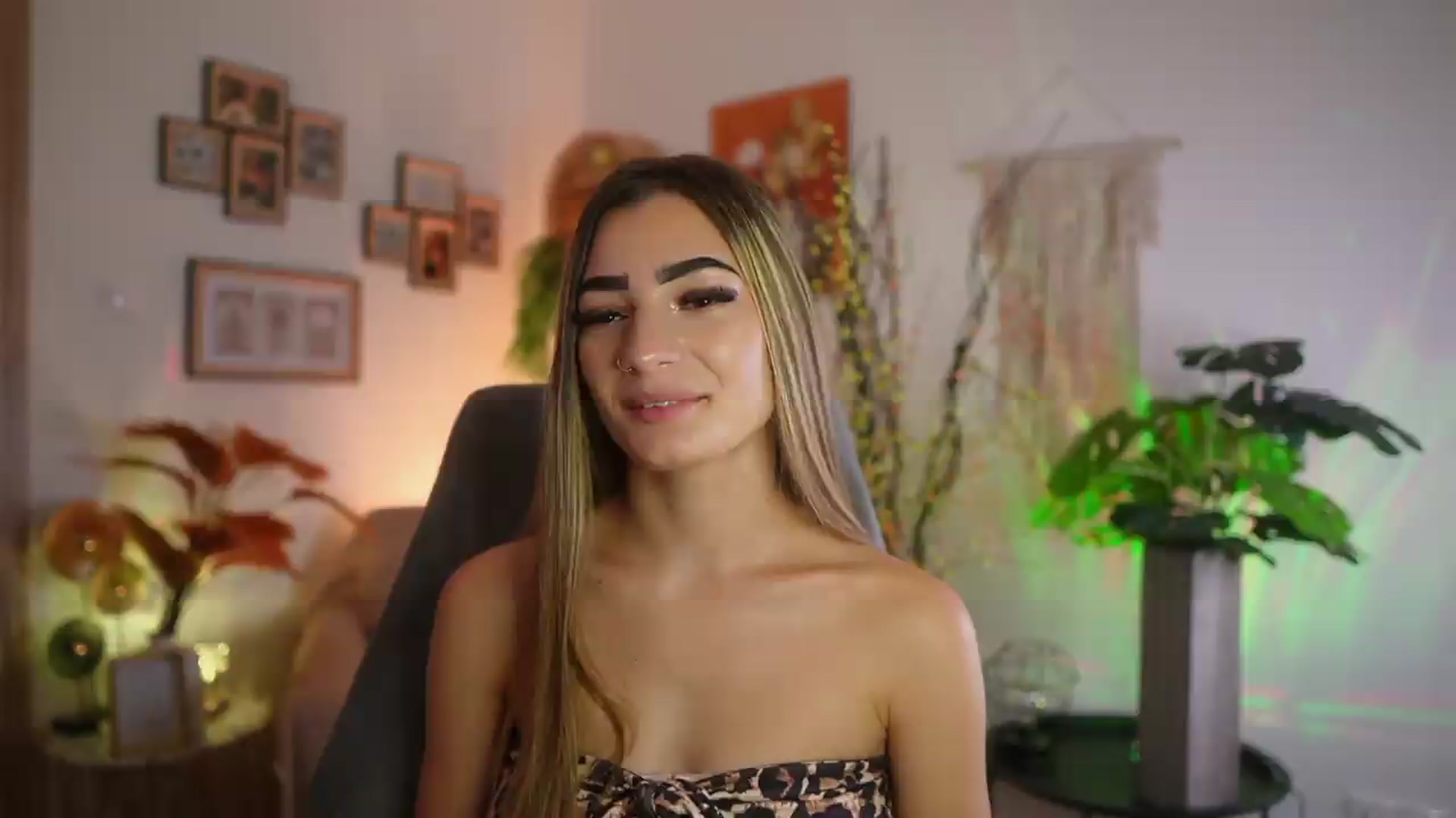 Gallery image thumbnail from Anna_Brie's myfreecams stream on, 09/17/2026, 14:02 image 2 of 20