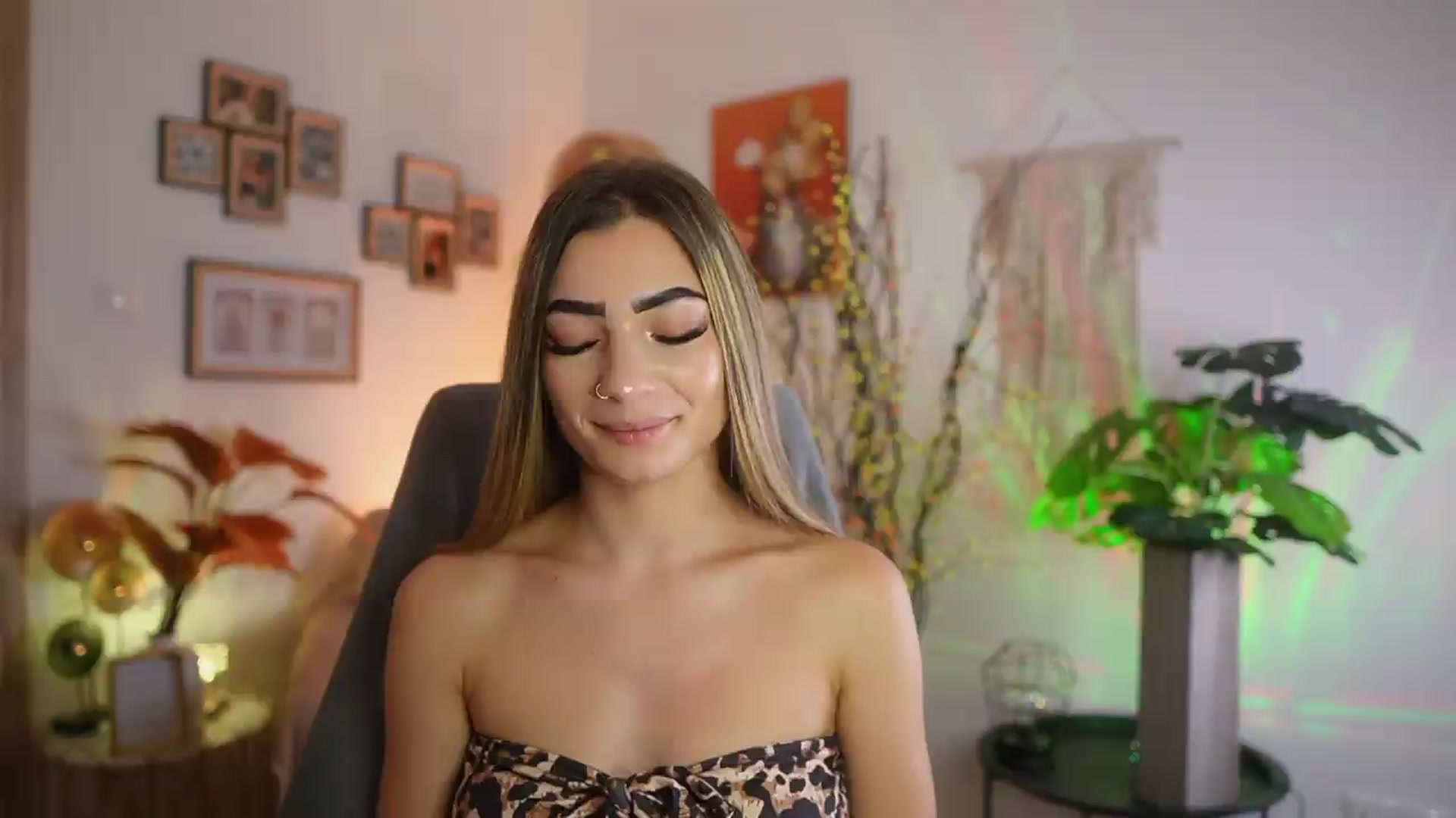 Gallery image thumbnail from Anna_Brie's myfreecams stream on, 09/17/2026, 15:03 image 3 of 20