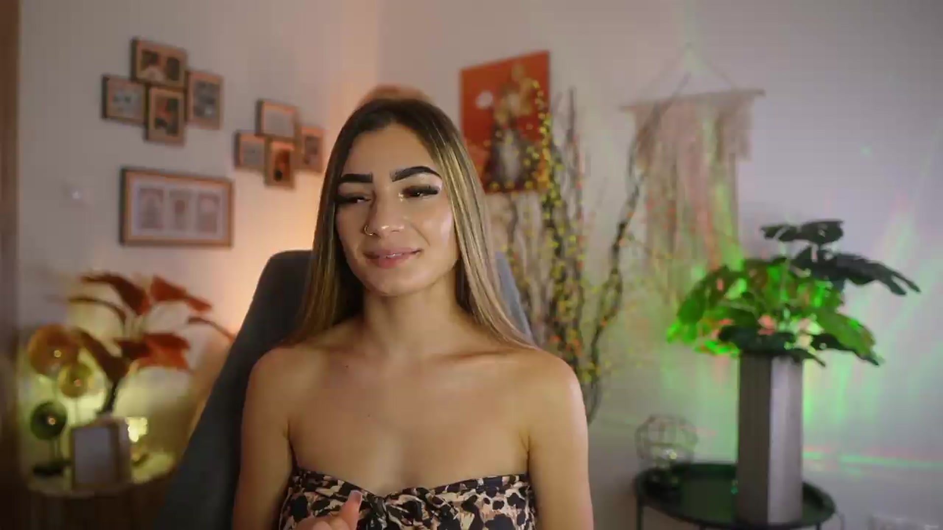 Gallery image thumbnail from Anna_Brie's myfreecams stream on, 09/17/2026, 15:03 image 17 of 20