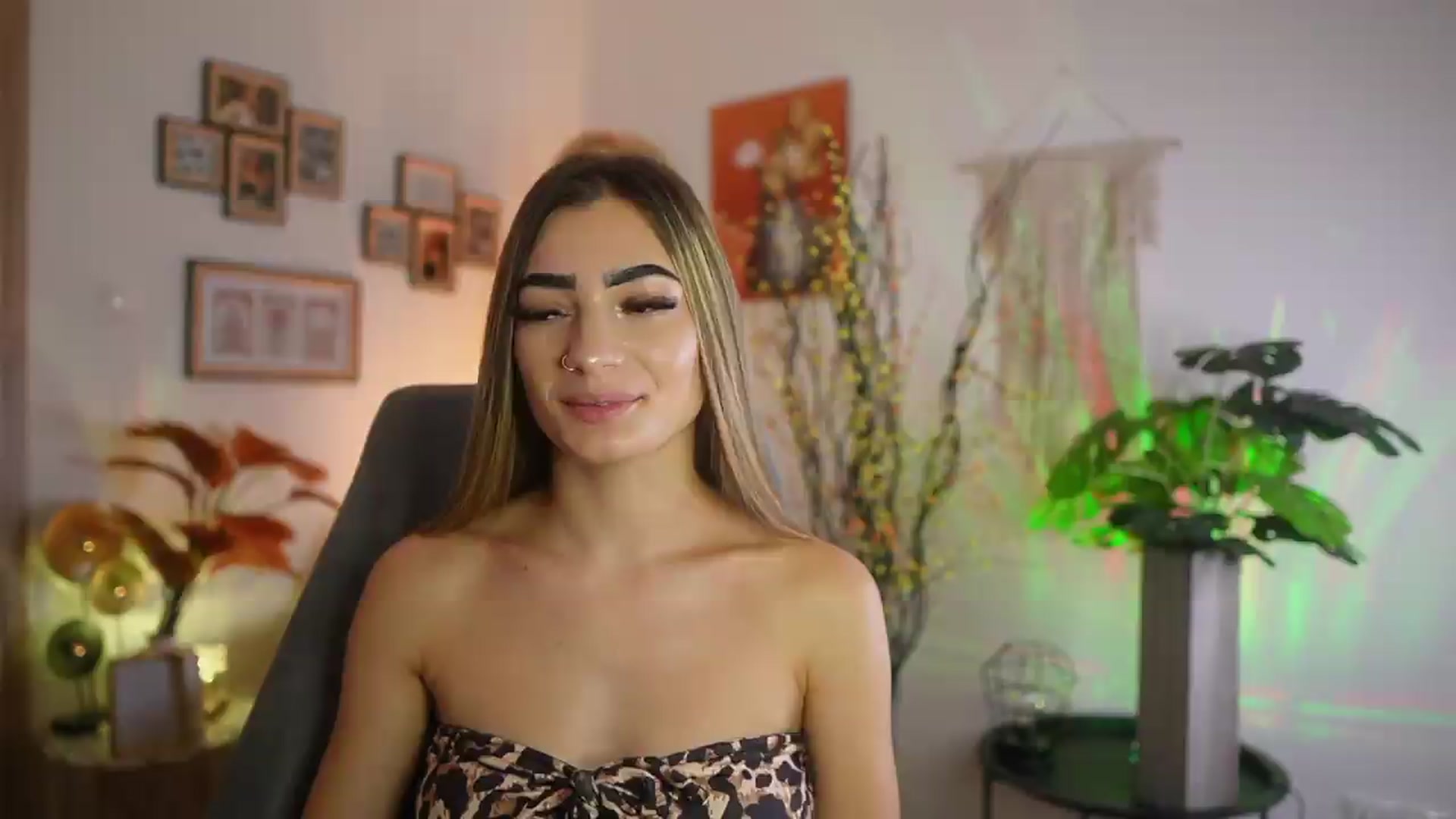 Gallery image thumbnail from Anna_Brie's myfreecams stream on, 09/17/2026, 15:03 image 20 of 20