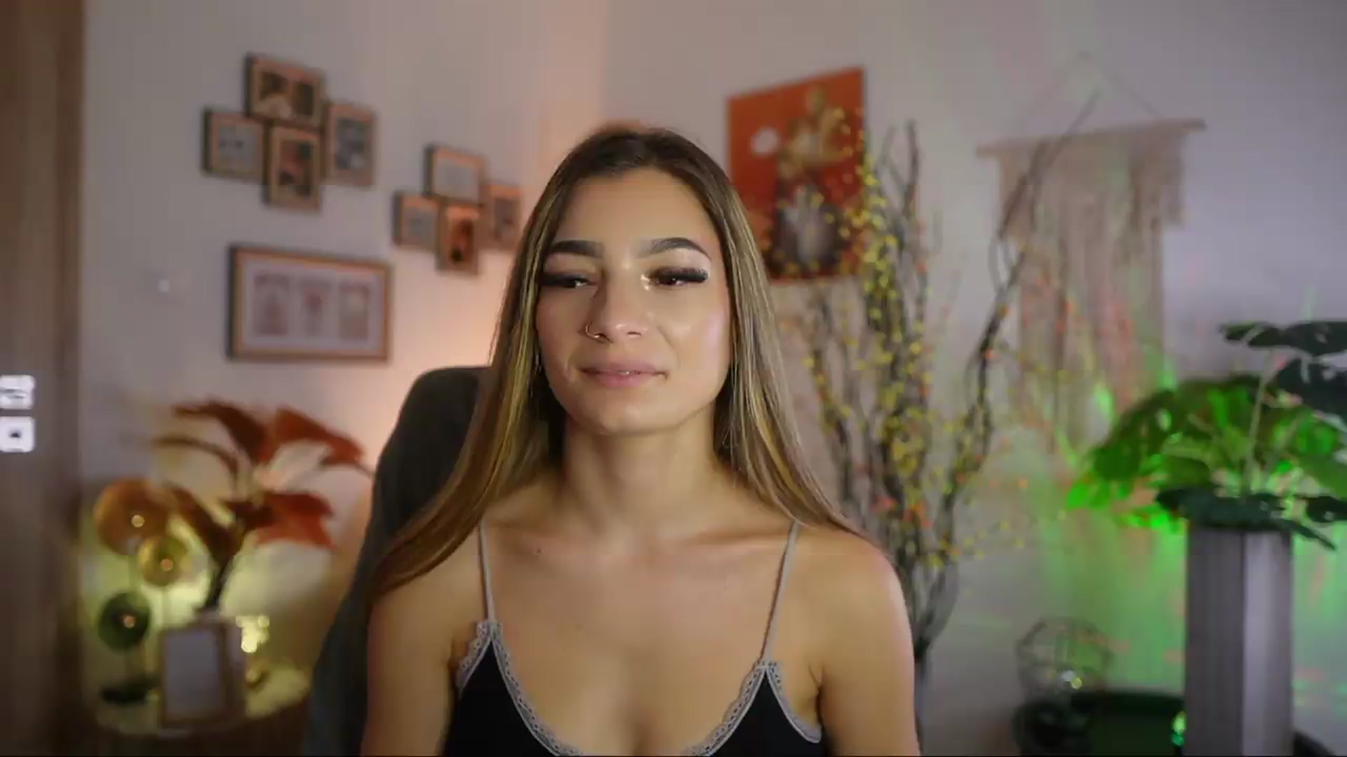 Gallery image thumbnail from Anna_Brie's myfreecams stream on, 09/18/2026, 14:39 image 2 of 20