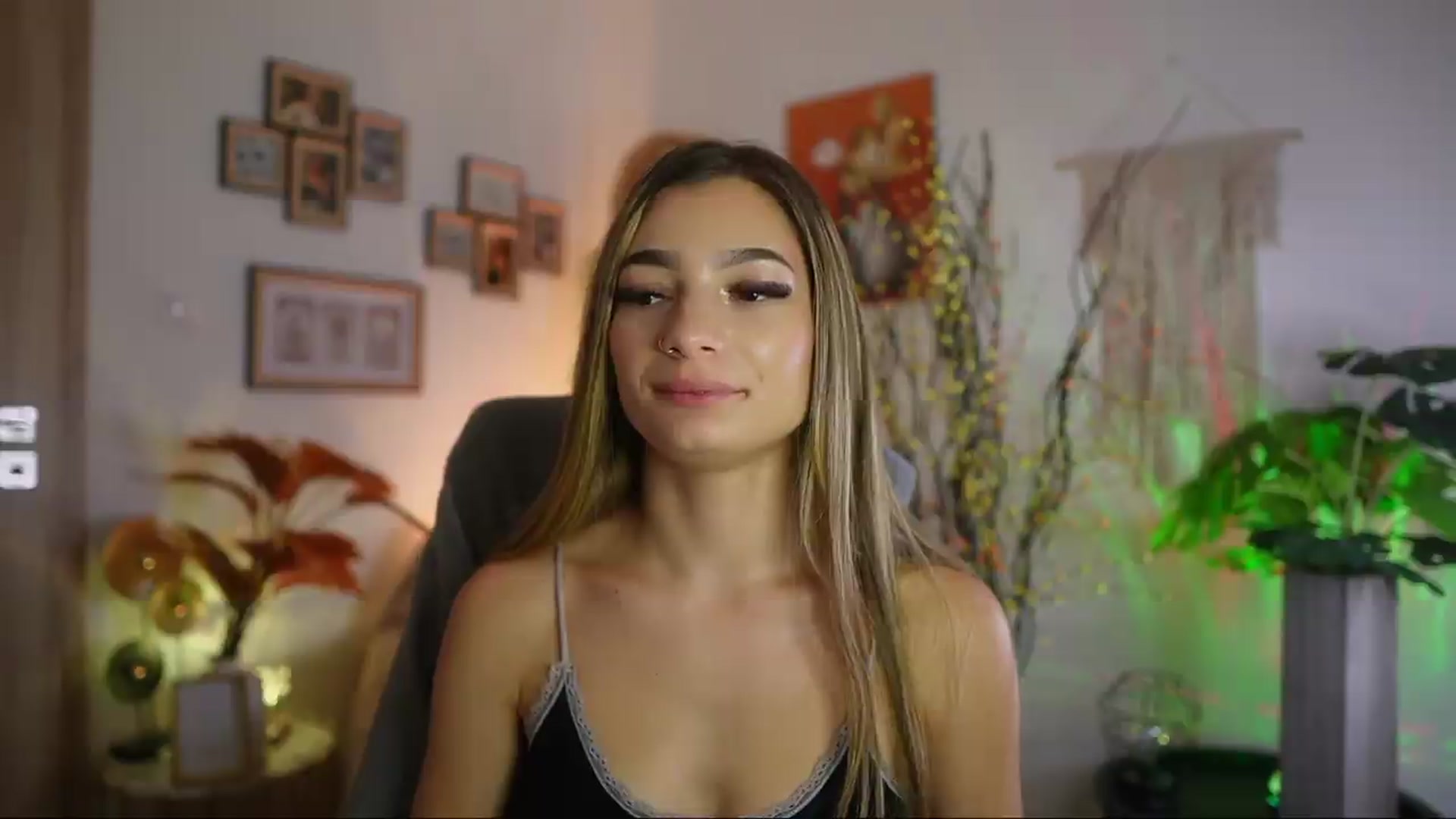 Gallery image thumbnail from Anna_Brie's myfreecams stream on, 09/18/2026, 14:39 image 11 of 20