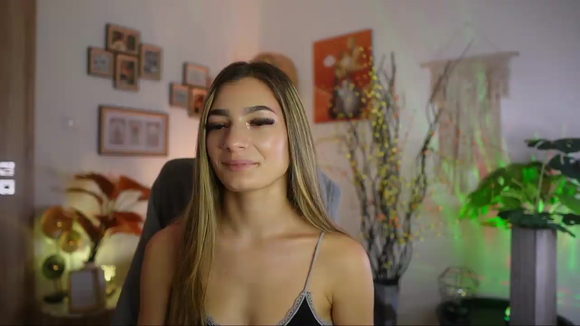 Gallery image thumbnail from Anna_Brie's myfreecams stream on, 09/18/2026, 14:39 image 9 of 20
