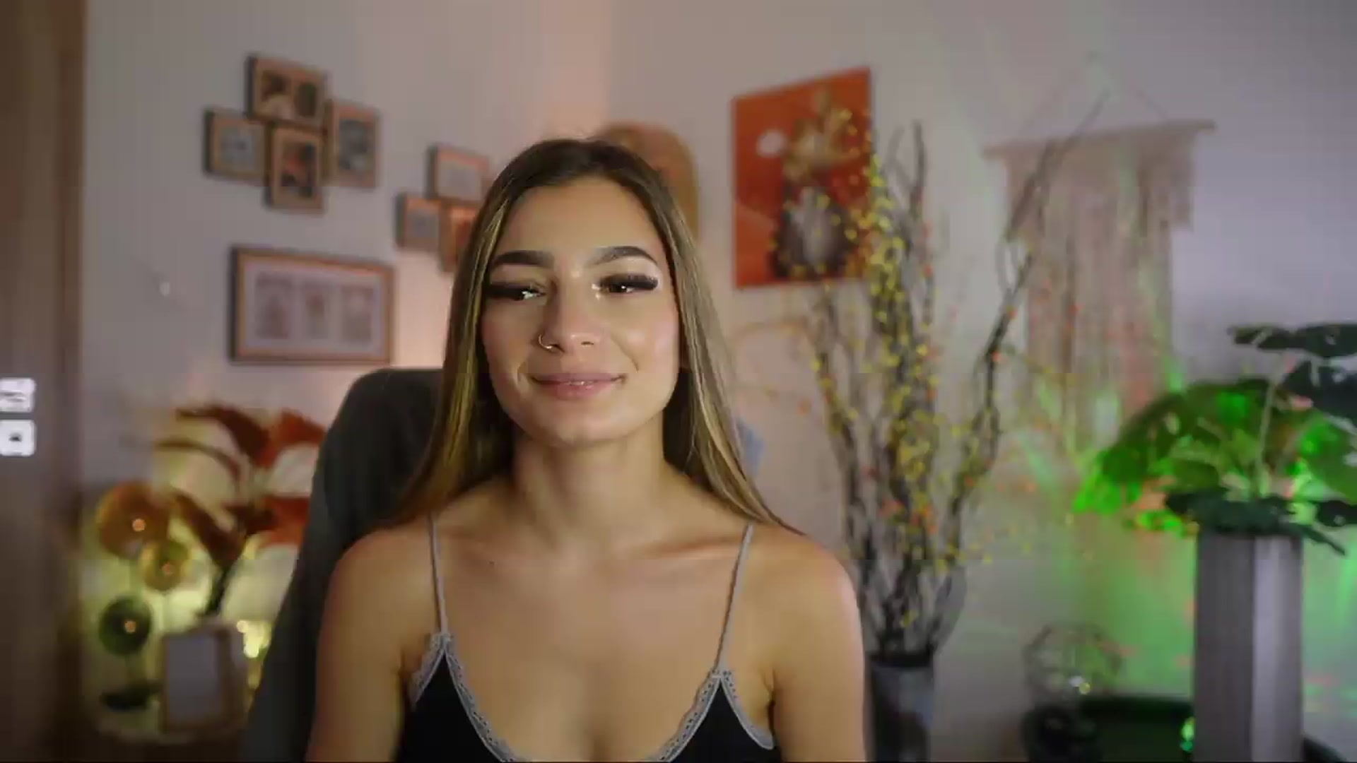 Gallery image thumbnail from Anna_Brie's myfreecams stream on, 09/18/2026, 14:39 image 4 of 20