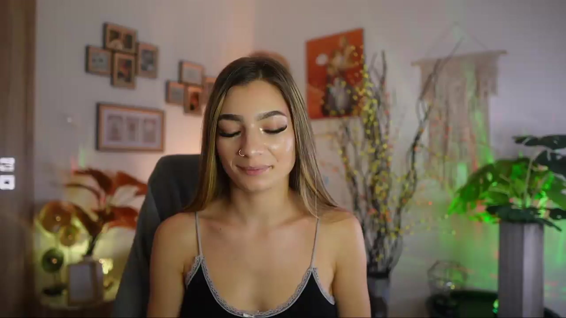 Gallery image thumbnail from Anna_Brie's myfreecams stream on, 09/18/2026, 14:39 image 20 of 20