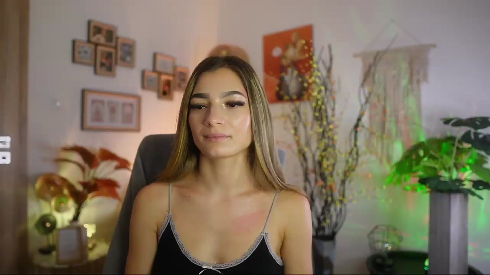 Gallery image thumbnail from Anna_Brie's myfreecams stream on, 09/18/2026, 17:44 image 8 of 20