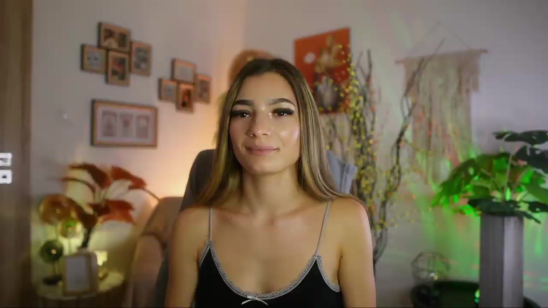 Gallery image thumbnail from Anna_Brie's myfreecams stream on, 09/18/2026, 17:44 image 17 of 20
