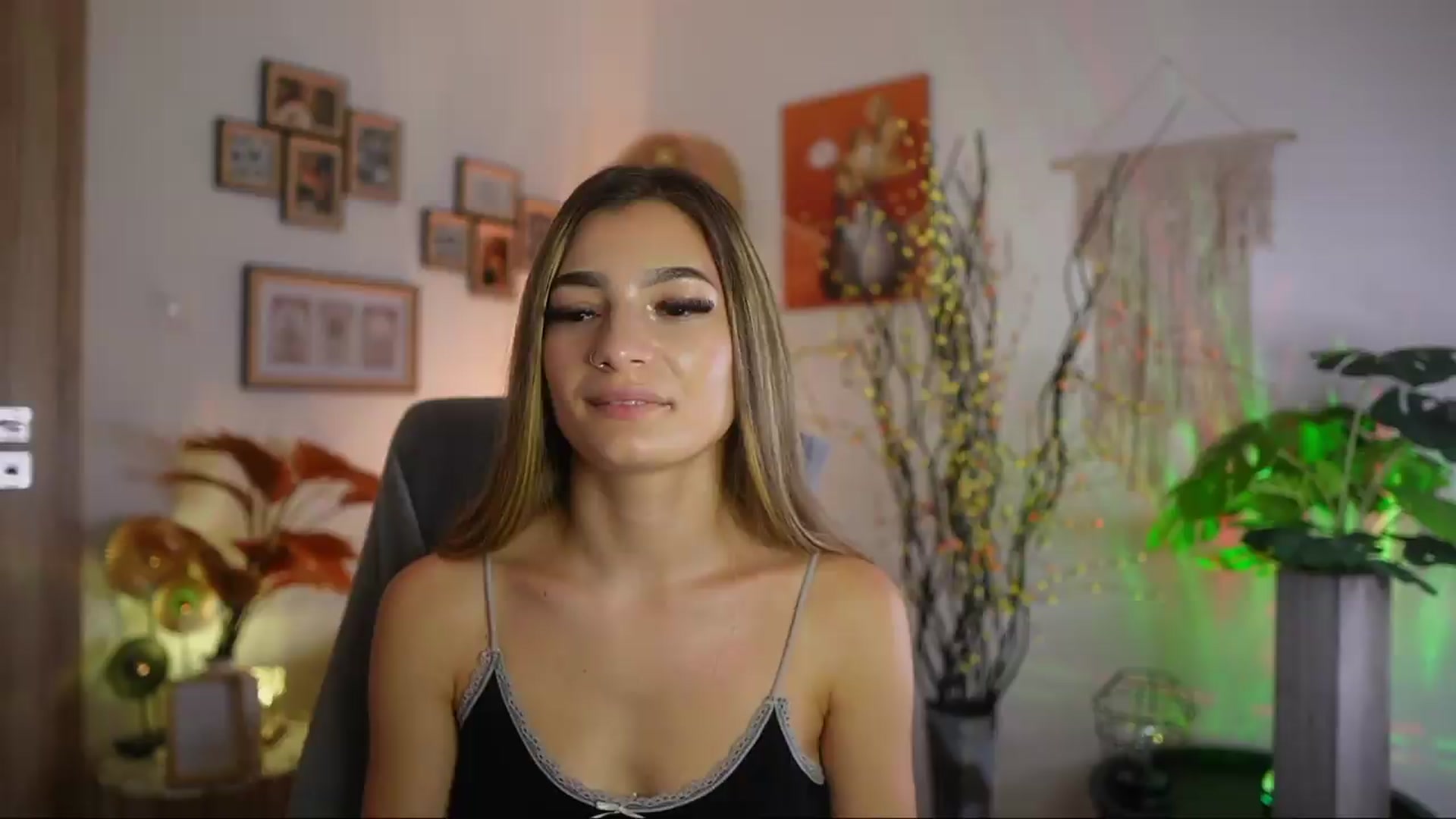 Gallery image thumbnail from Anna_Brie's myfreecams stream on, 09/18/2026, 17:44 image 12 of 20