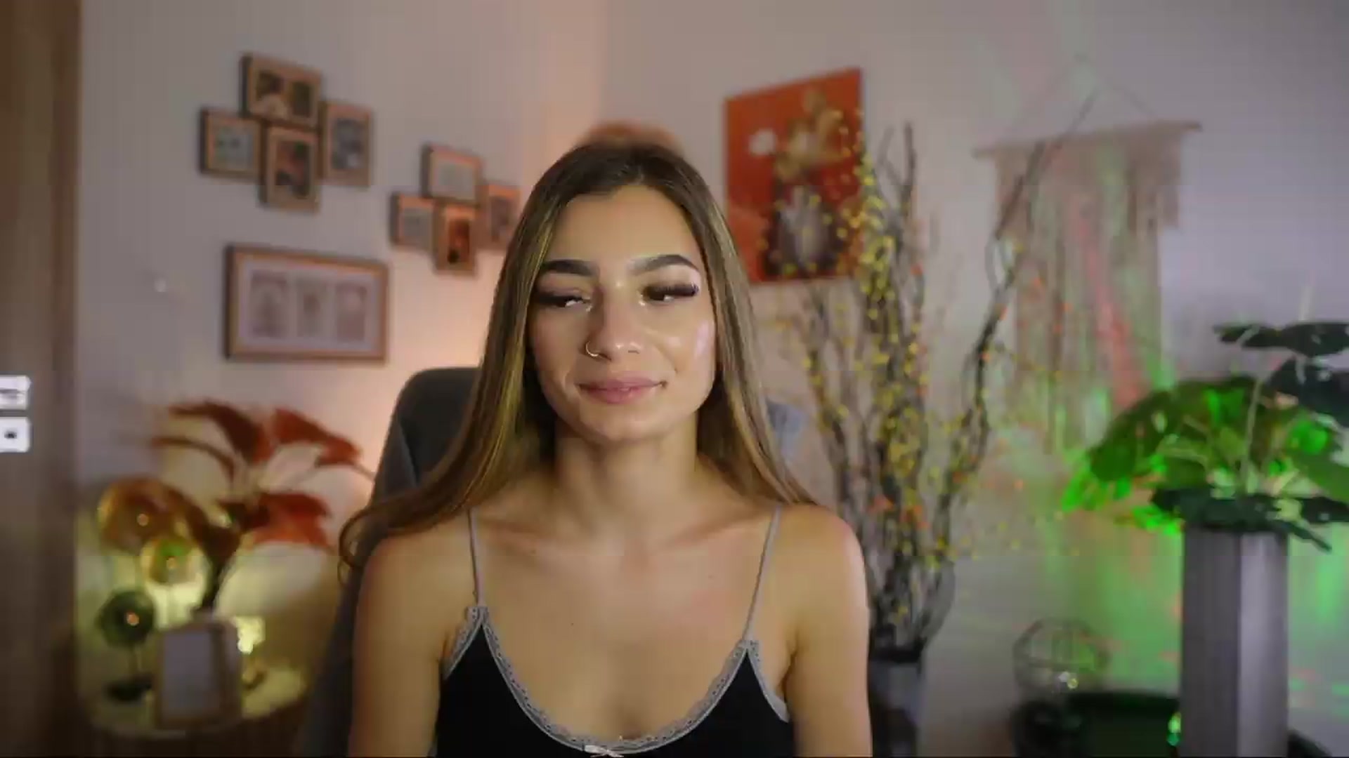 Gallery image thumbnail from Anna_Brie's myfreecams stream on, 09/18/2026, 17:44 image 13 of 20