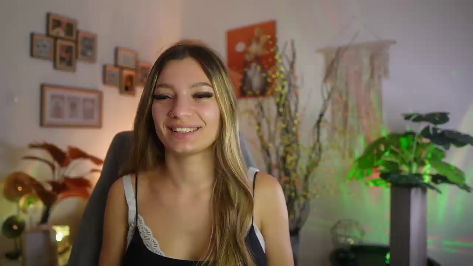 Gallery image thumbnail from Anna_Brie's myfreecams stream on, 09/20/2026, 15:33 image 3 of 20