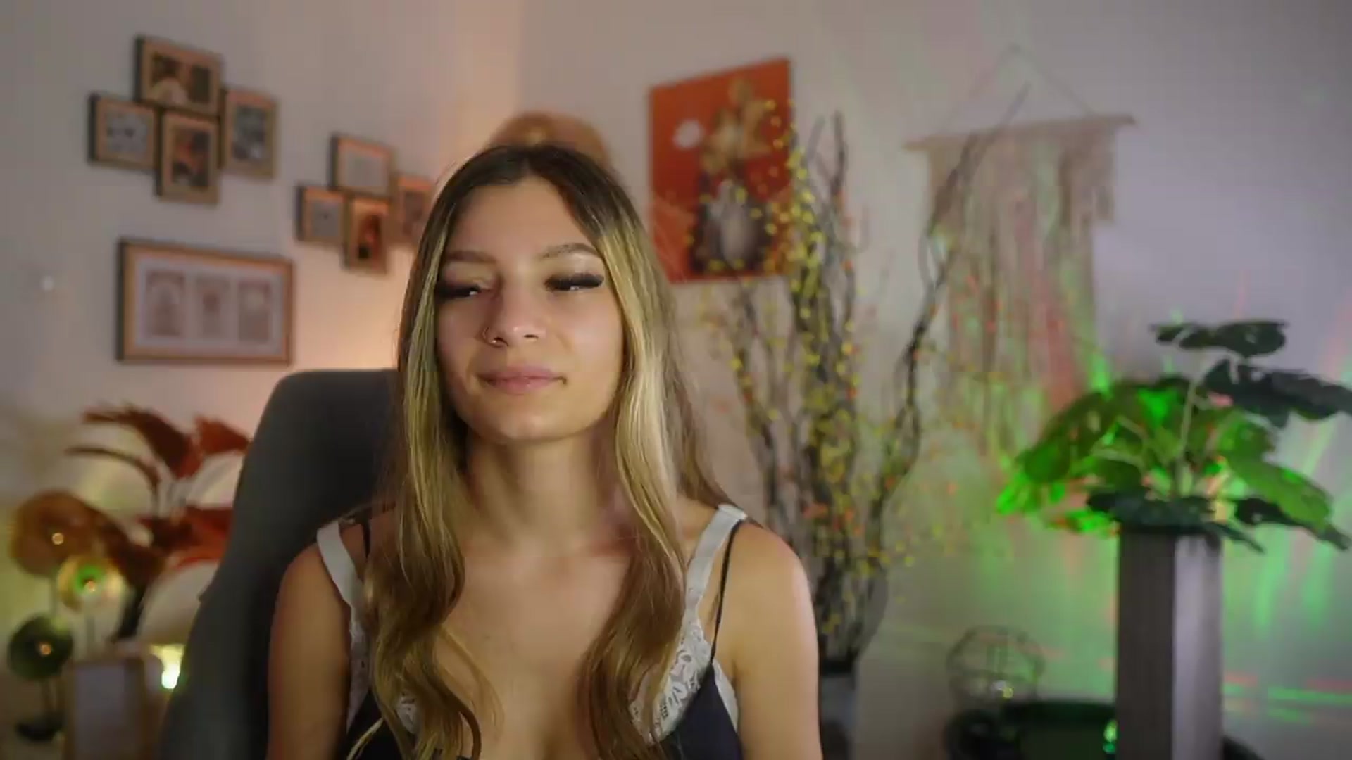 Gallery image thumbnail from Anna_Brie's myfreecams stream on, 09/20/2026, 15:33 image 7 of 20