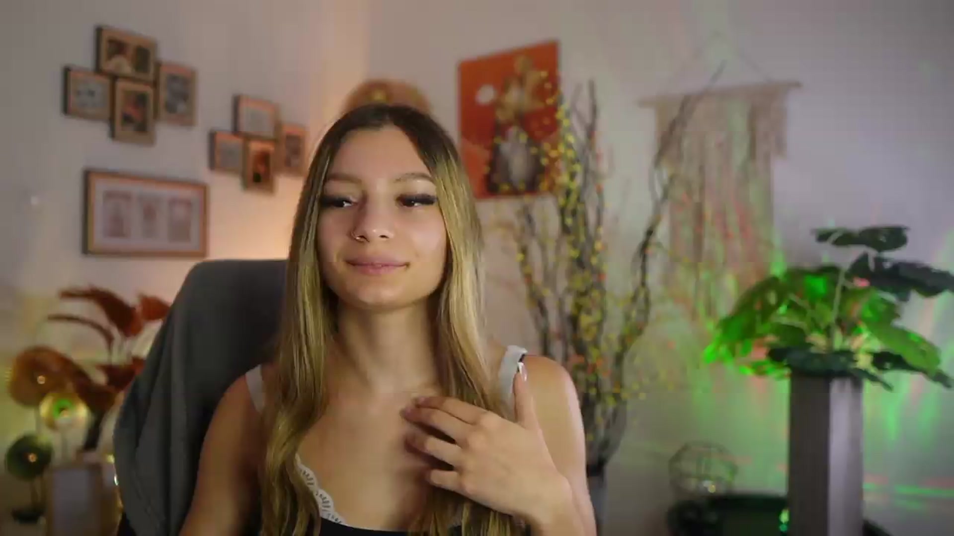 Gallery image thumbnail from Anna_Brie's myfreecams stream on, 09/20/2026, 15:33 image 14 of 20