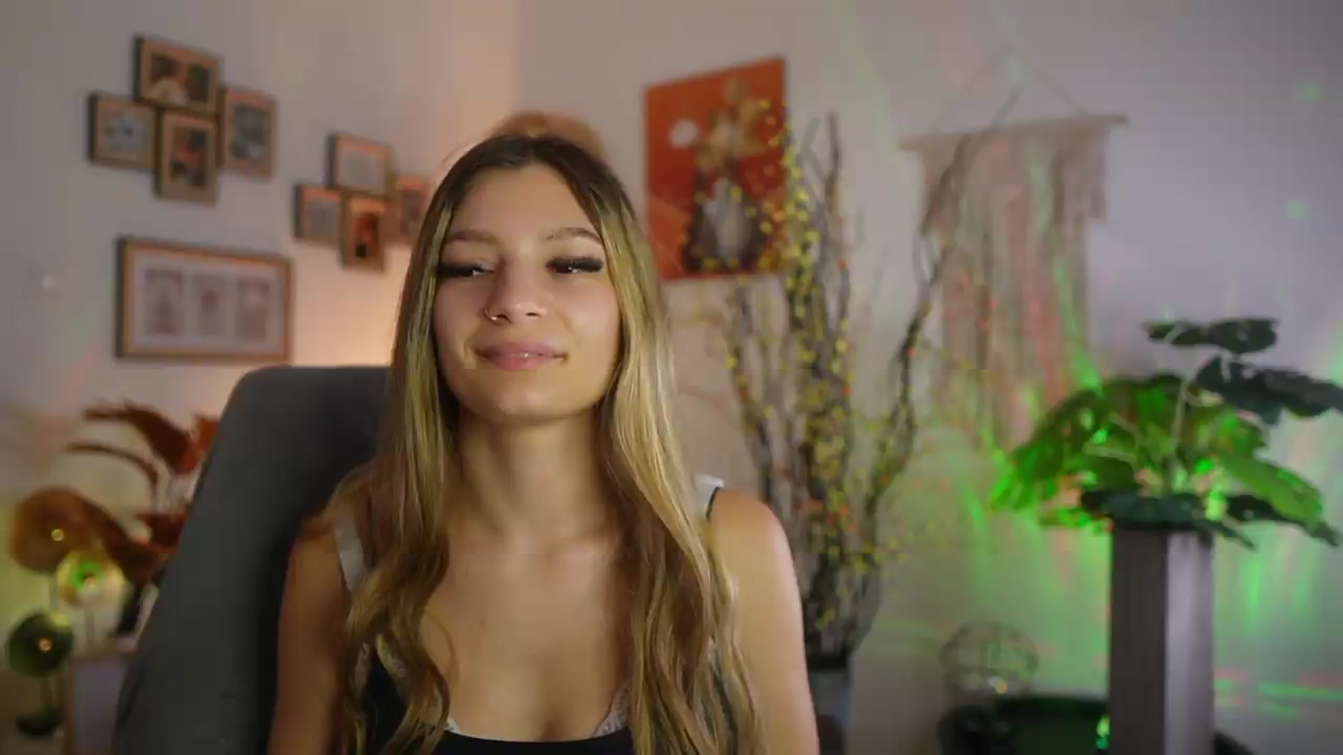Gallery image thumbnail from Anna_Brie's myfreecams stream on, 09/20/2026, 15:33 image 9 of 20