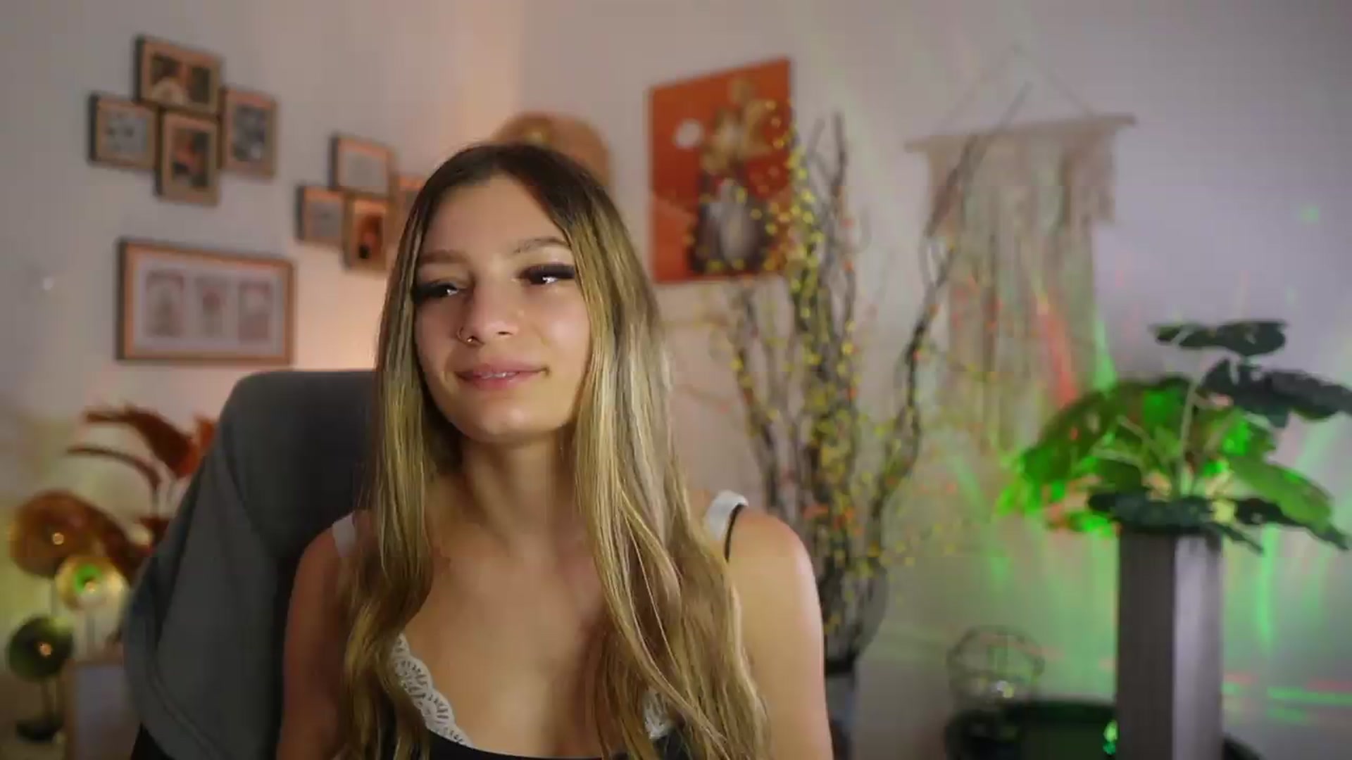 Gallery image thumbnail from Anna_Brie's myfreecams stream on, 09/20/2026, 15:33 image 11 of 20