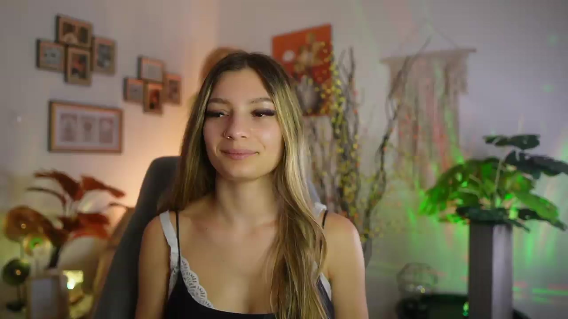 Gallery image thumbnail from Anna_Brie's myfreecams stream on, 09/20/2026, 15:33 image 1 of 20