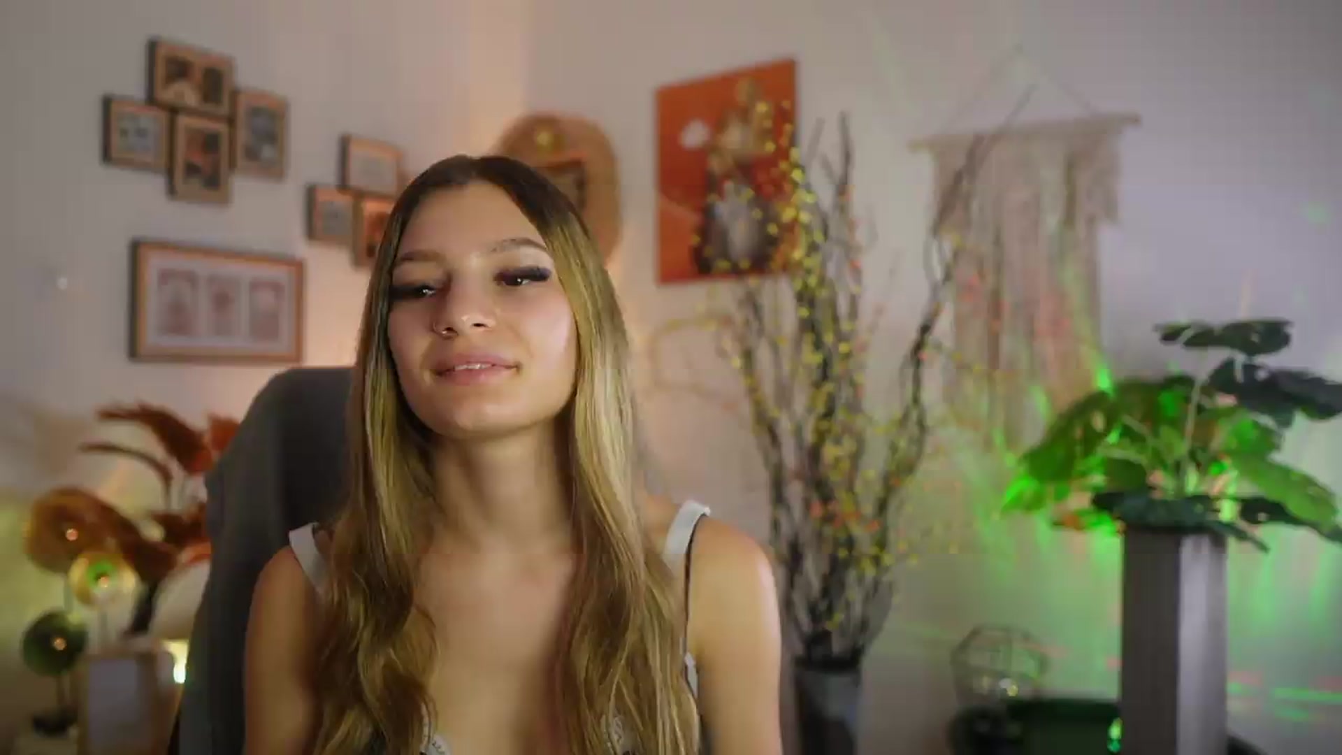 Gallery image thumbnail from Anna_Brie's myfreecams stream on, 09/20/2026, 17:47 image 13 of 20