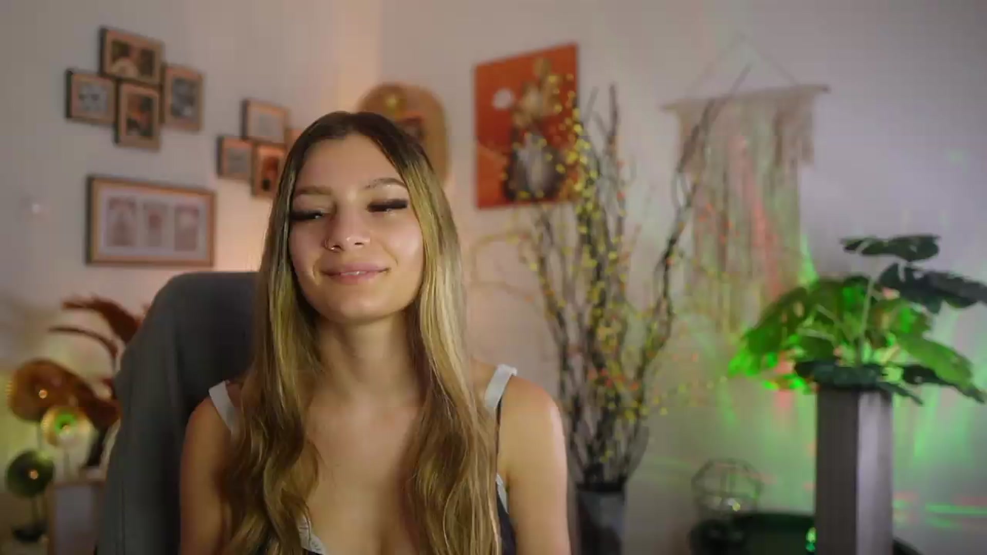 Gallery image thumbnail from Anna_Brie's myfreecams stream on, 09/20/2026, 17:47 image 2 of 20