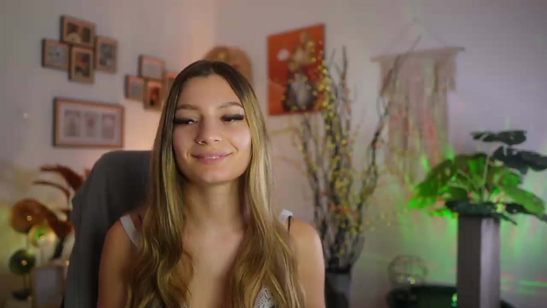 Gallery image thumbnail from Anna_Brie's myfreecams stream on, 09/20/2026, 17:47 image 10 of 20
