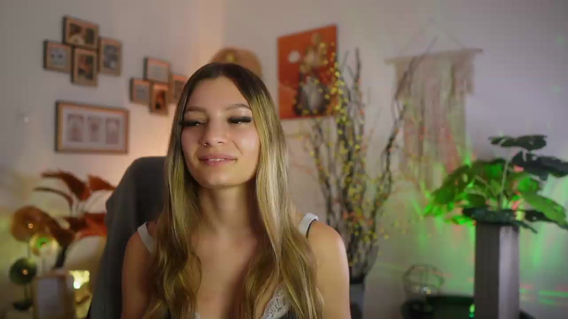 Gallery image thumbnail from Anna_Brie's myfreecams stream on, 09/20/2026, 17:47 image 18 of 20