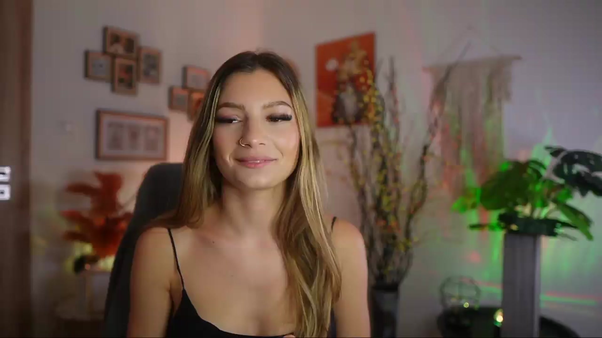 Gallery image thumbnail from Anna_Brie's myfreecams stream on, 09/21/2026, 14:24 image 1 of 20