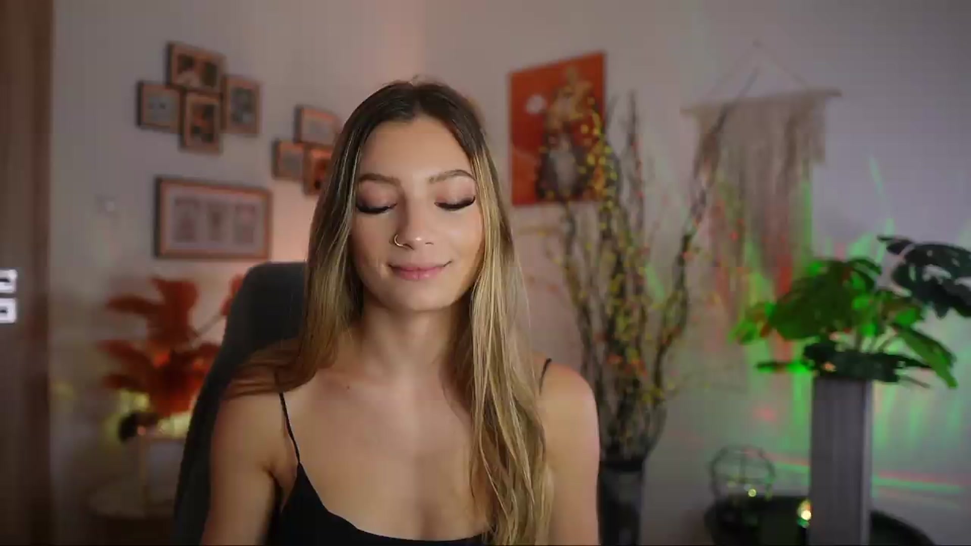 Gallery image thumbnail from Anna_Brie's myfreecams stream on, 09/21/2026, 14:24 image 3 of 20