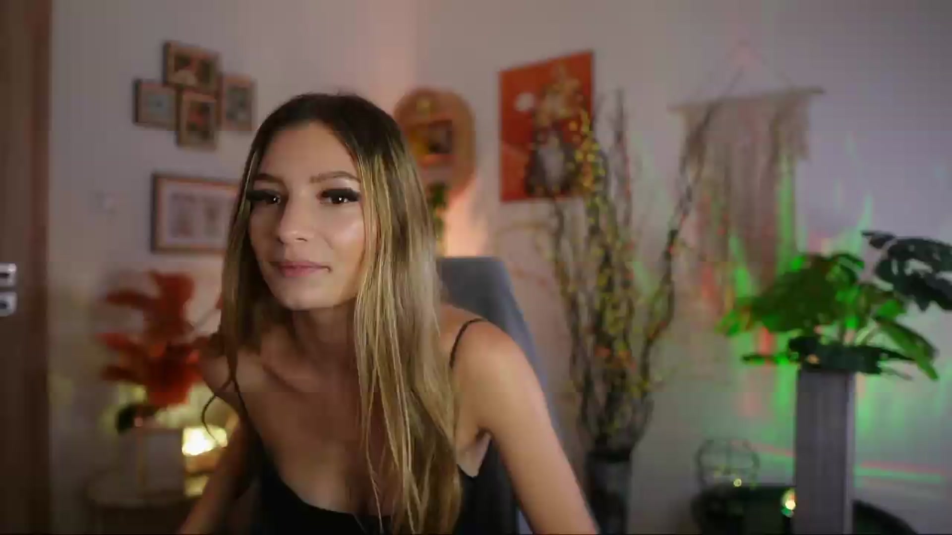 Gallery image thumbnail from Anna_Brie's myfreecams stream on, 09/21/2026, 14:24 image 4 of 20