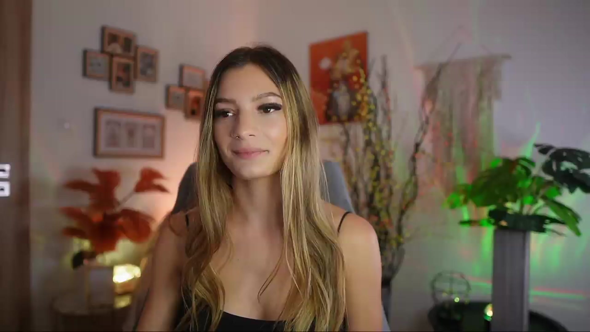 Gallery image thumbnail from Anna_Brie's myfreecams stream on, 09/21/2026, 14:24 image 5 of 20