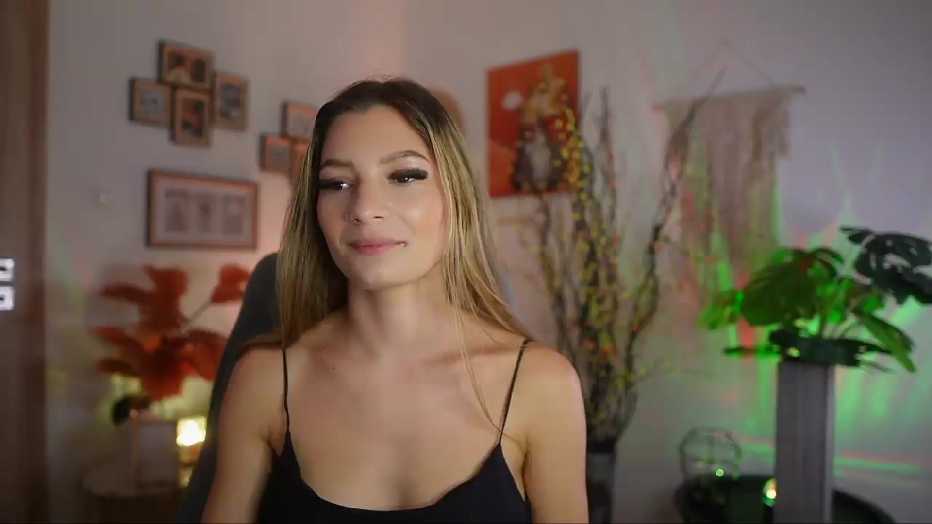 Gallery image thumbnail from Anna_Brie's myfreecams stream on, 09/21/2026, 14:24 image 10 of 20