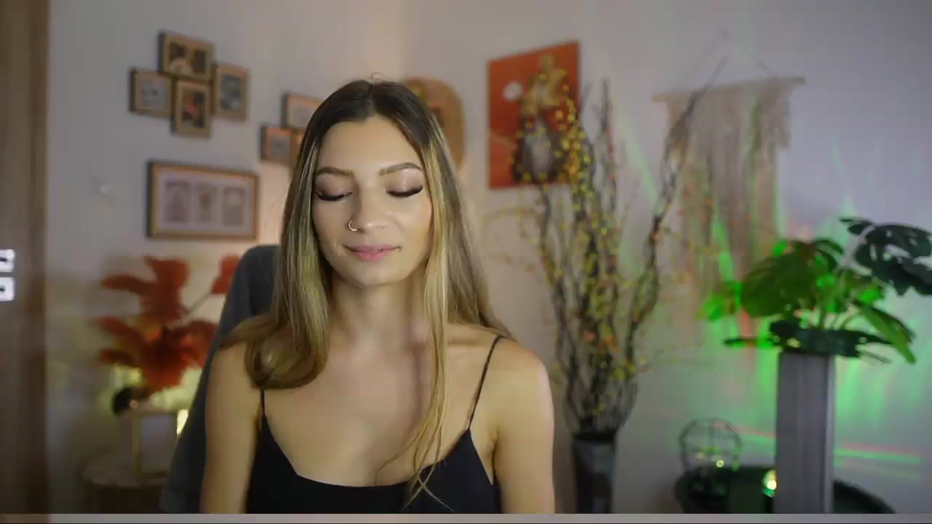 Gallery image thumbnail from Anna_Brie's myfreecams stream on, 09/21/2026, 16:26 image 9 of 20