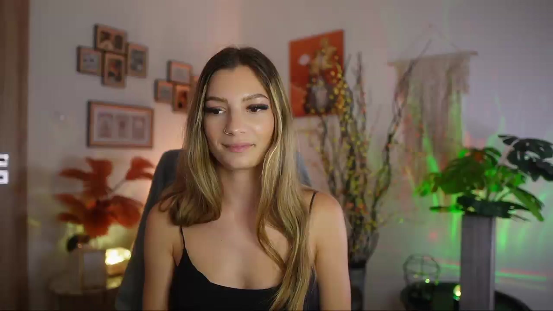 Gallery image thumbnail from Anna_Brie's myfreecams stream on, 09/21/2026, 18:12 image 7 of 20