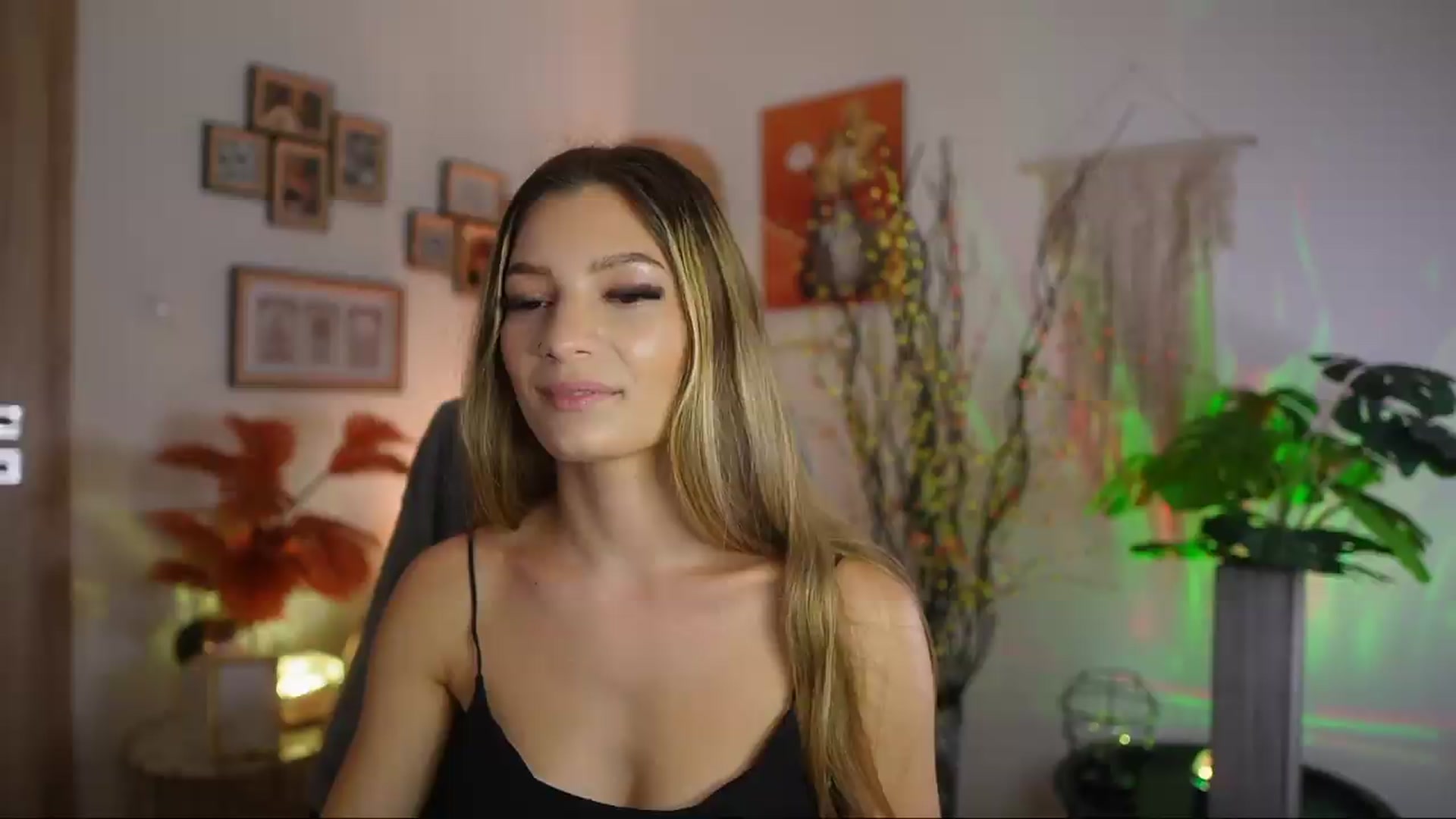 Gallery image thumbnail from Anna_Brie's myfreecams stream on, 09/21/2026, 18:12 image 2 of 20