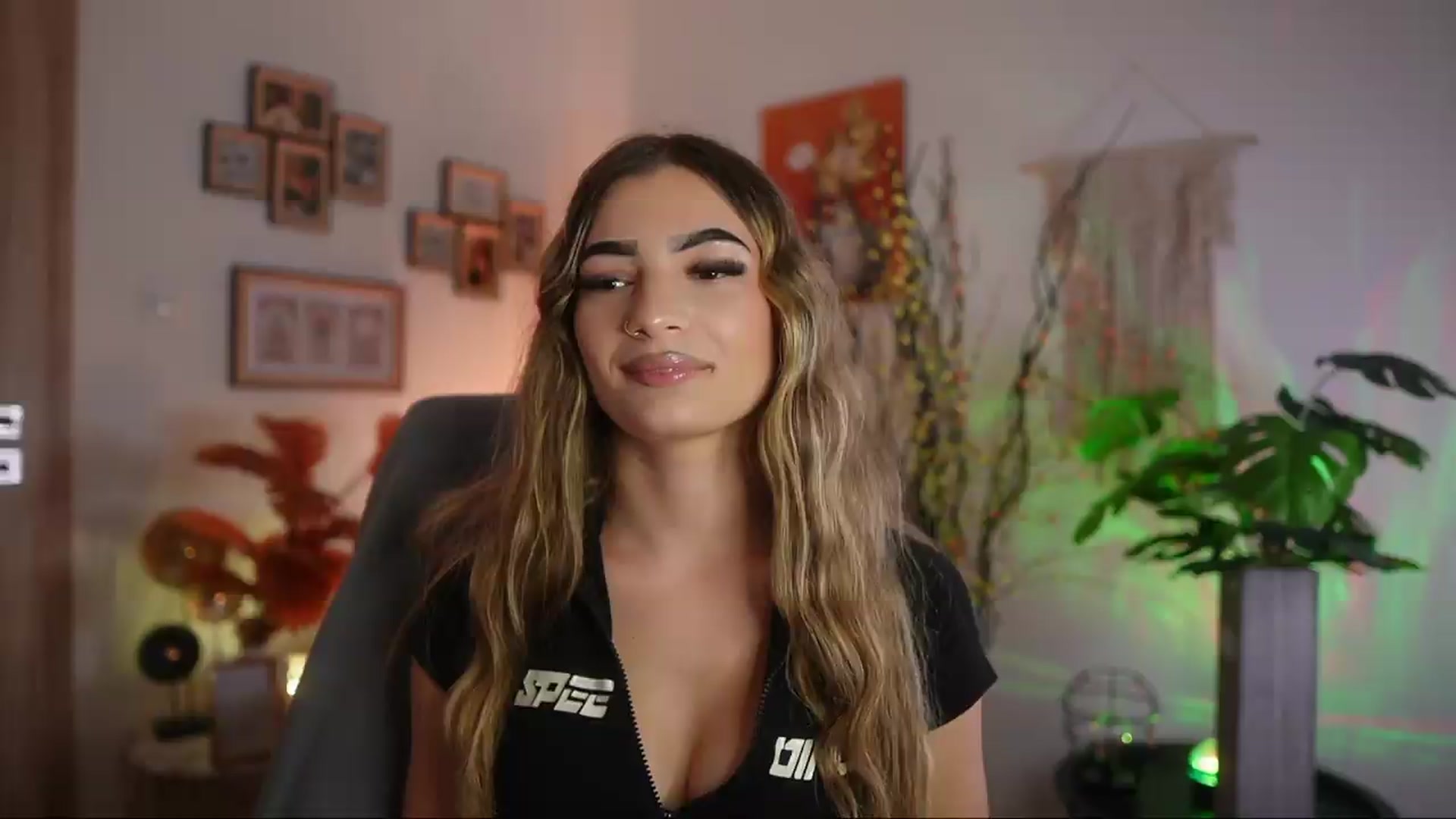 Gallery image thumbnail from Anna_Brie's myfreecams stream on, 09/22/2026, 15:15 image 4 of 20