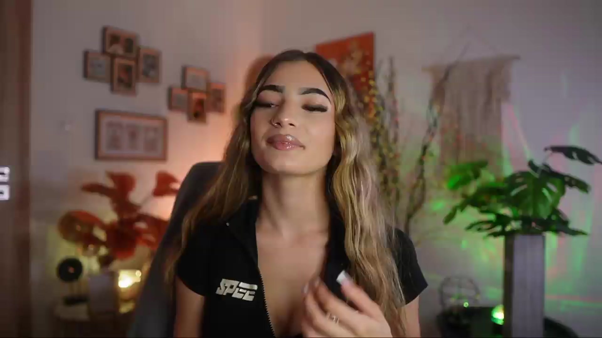 Gallery image thumbnail from Anna_Brie's myfreecams stream on, 09/22/2026, 15:15 image 1 of 20