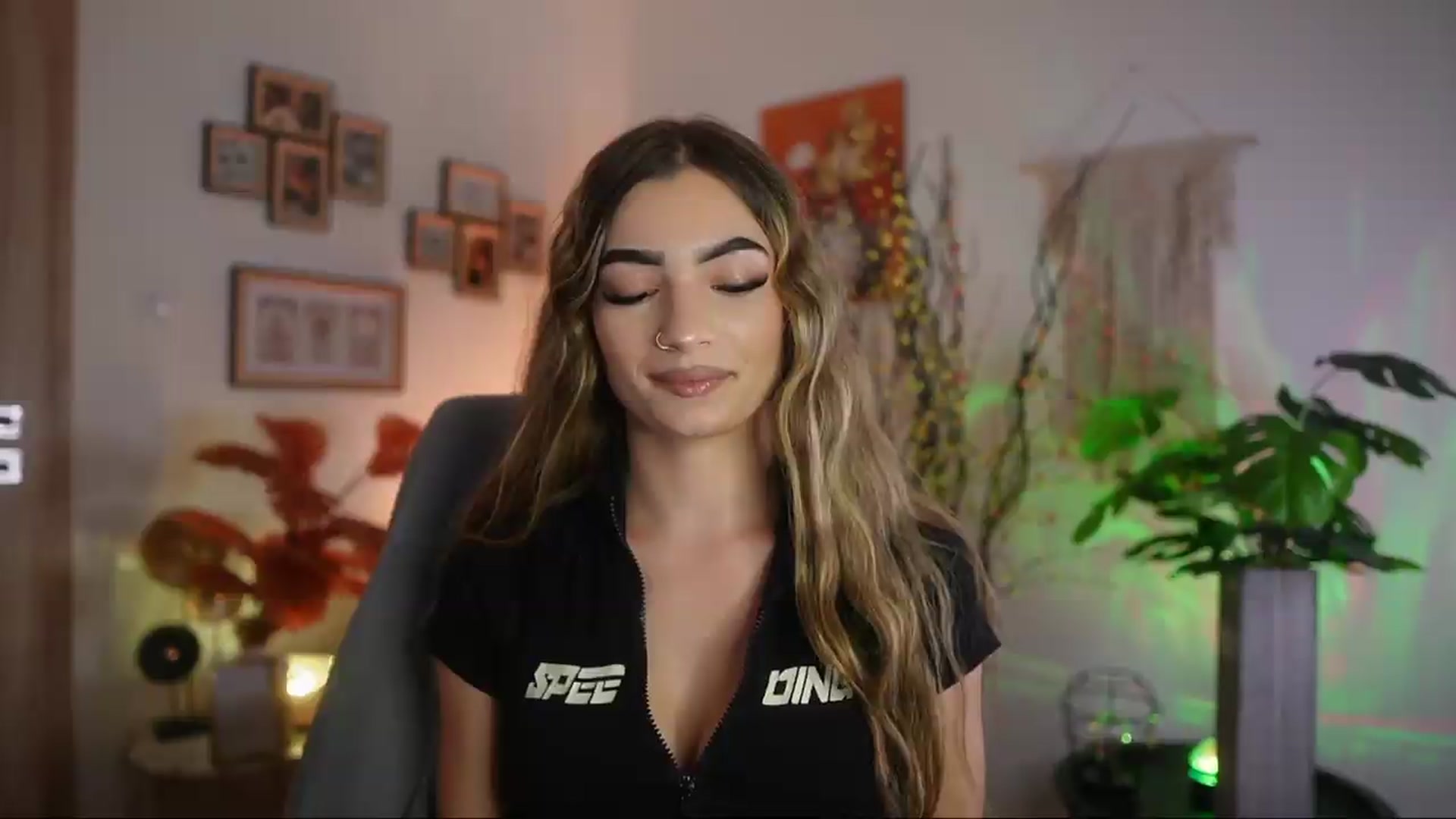 Gallery image thumbnail from Anna_Brie's myfreecams stream on, 09/22/2026, 15:15 image 11 of 20