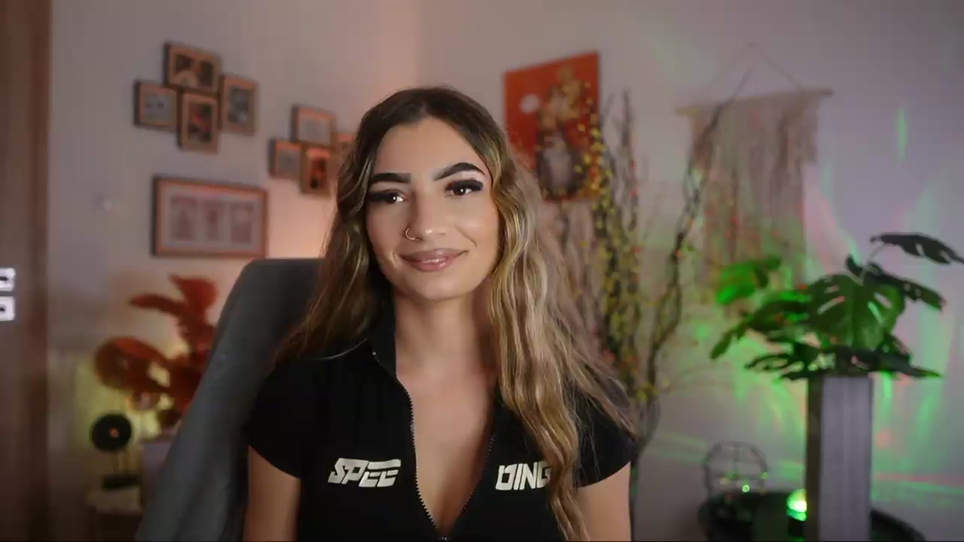 Gallery image thumbnail from Anna_Brie's myfreecams stream on, 09/22/2026, 15:15 image 13 of 20
