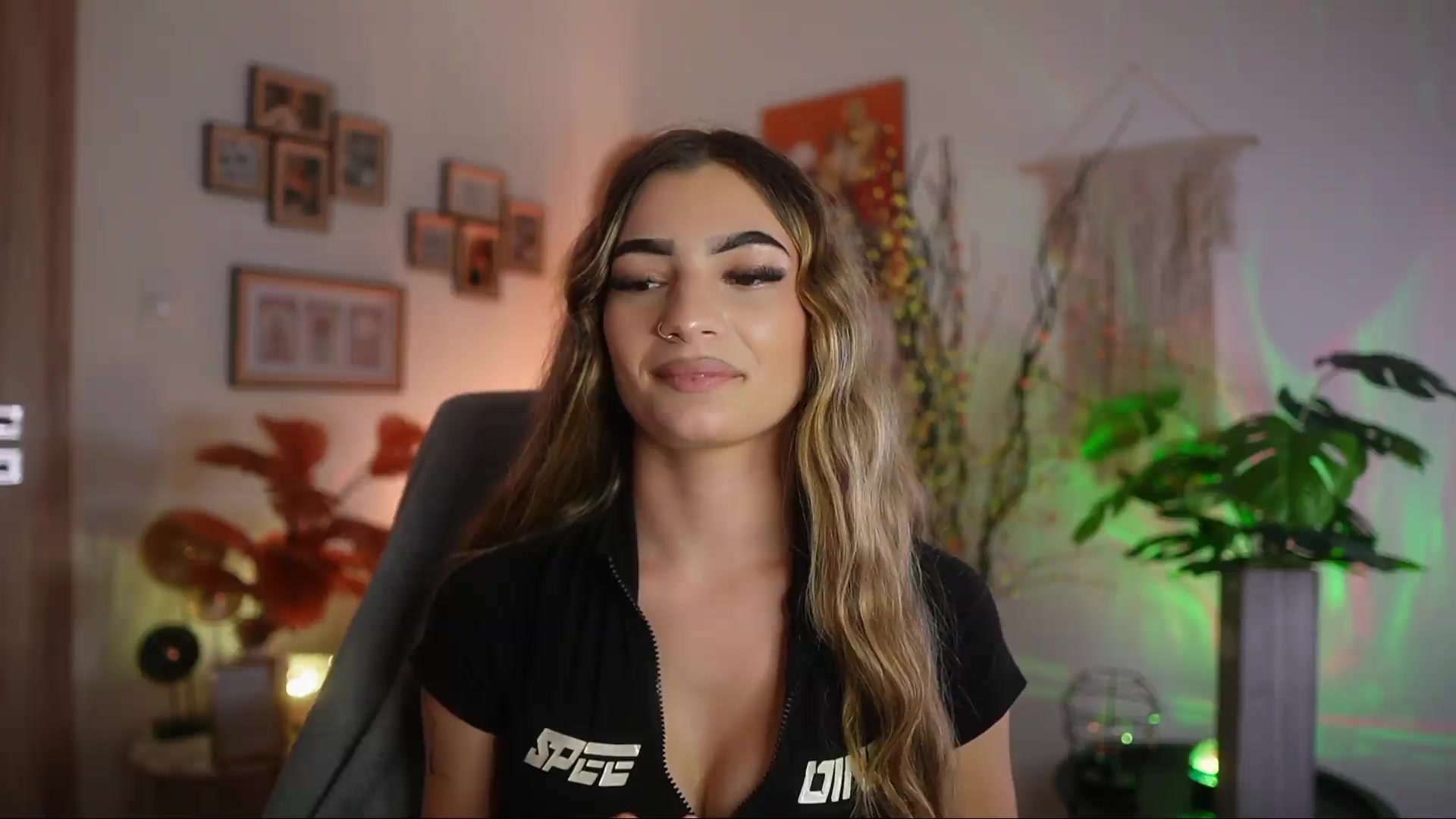 Gallery image thumbnail from Anna_Brie's myfreecams stream on, 09/22/2026, 16:53 image 18 of 20